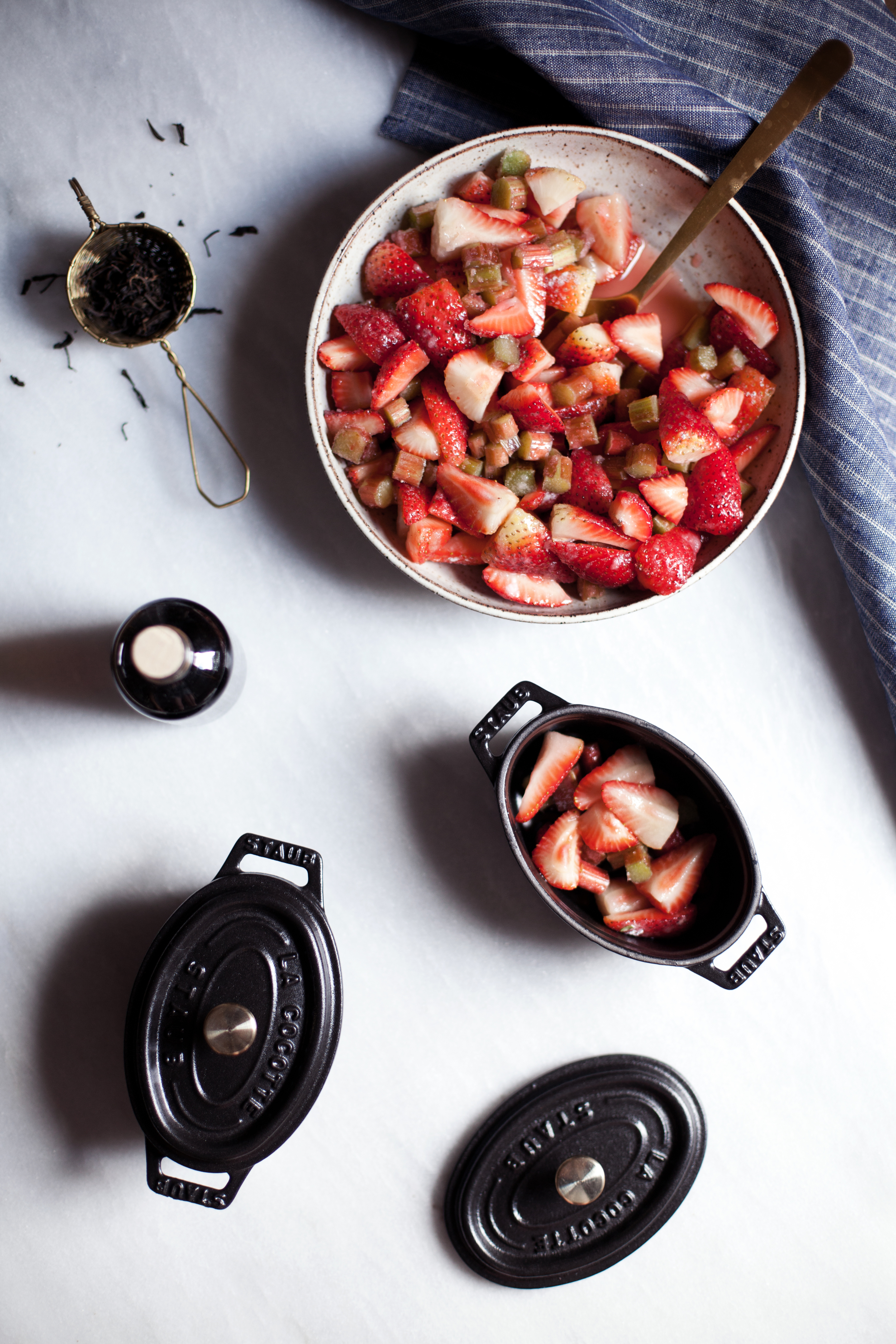 strawberry rhubarb crisp ii.jpg