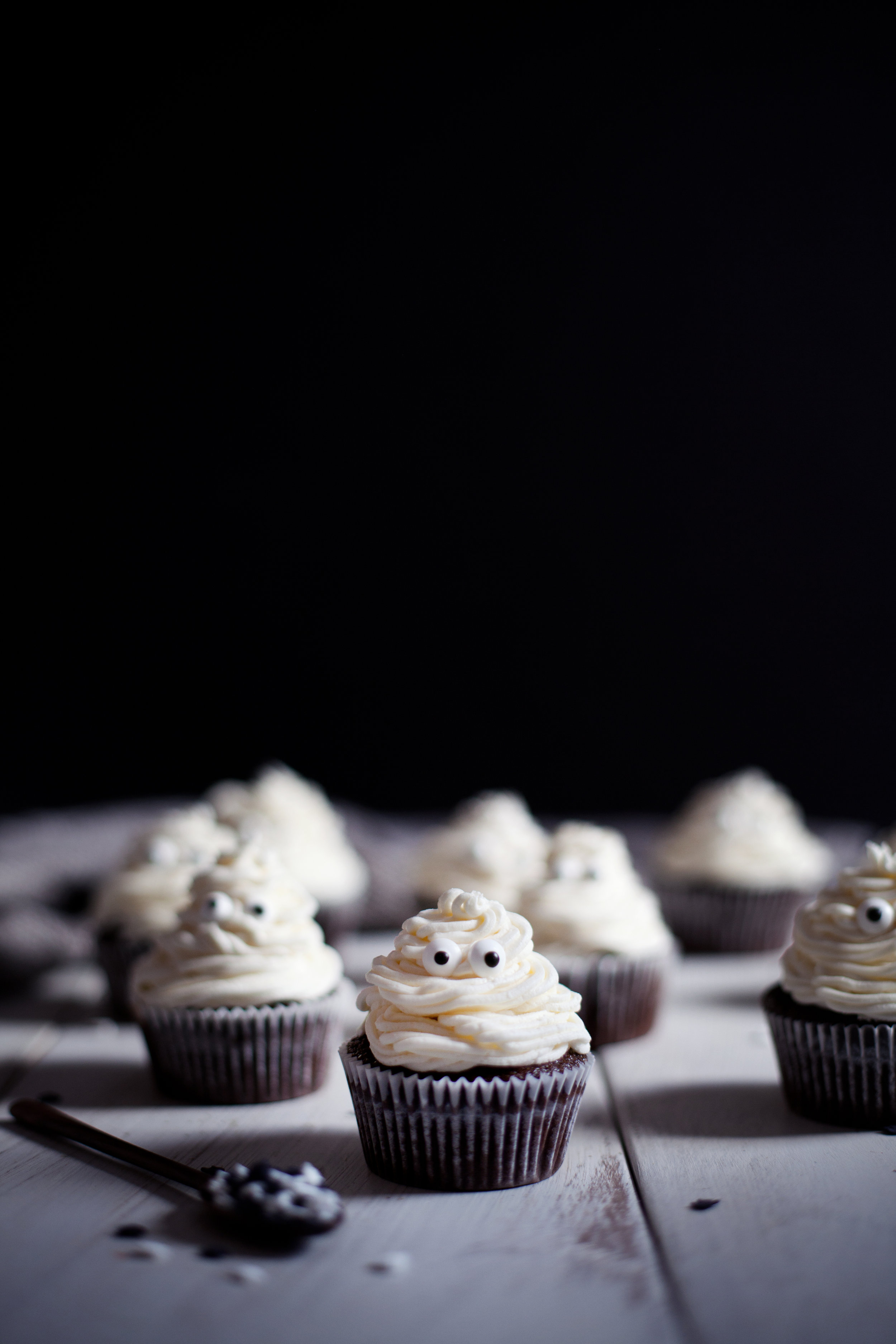 halloween cupcakes ii.jpg