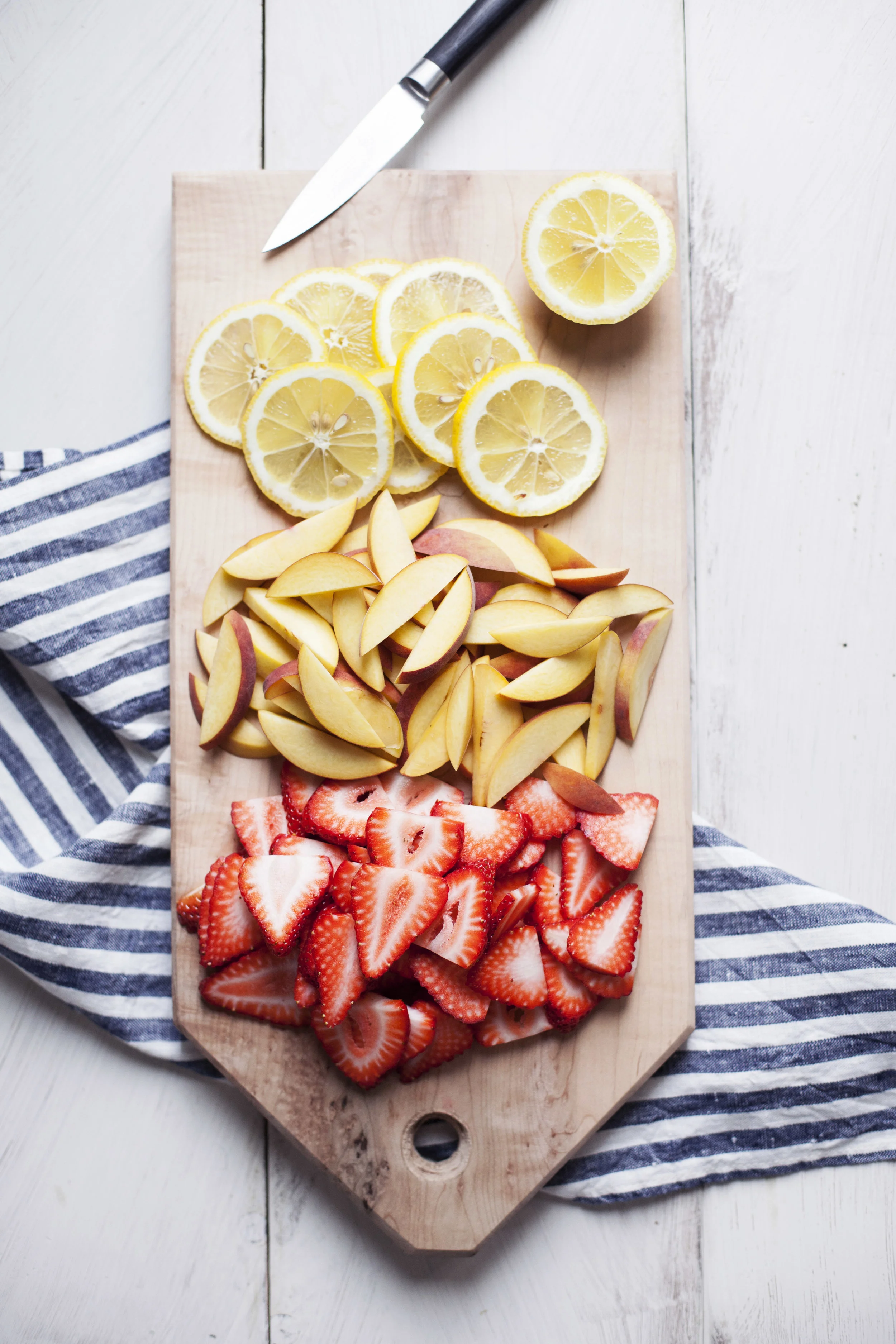 strawberry peach sangria ii.jpg