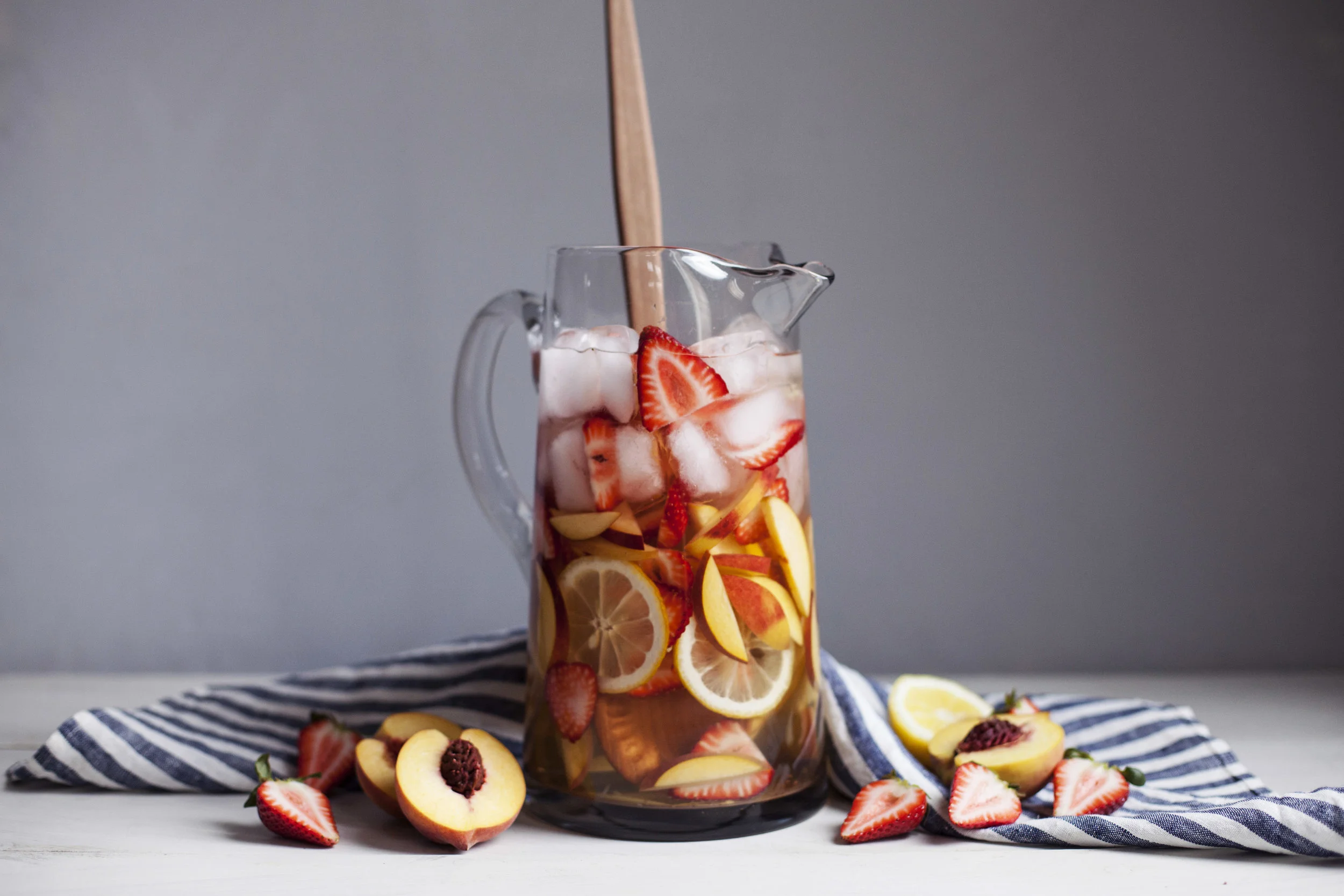 strawberry peach sangria viii.jpg
