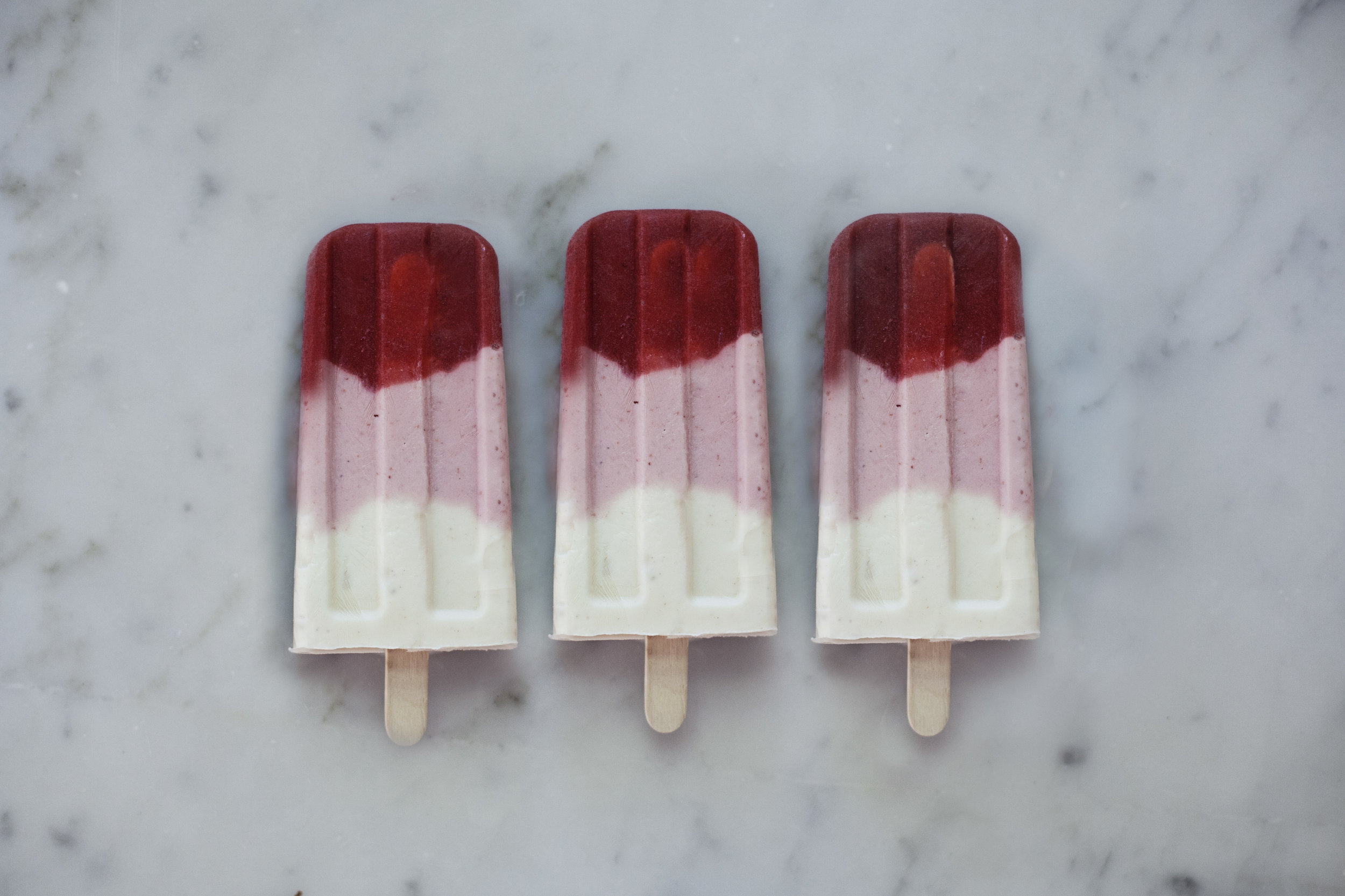 strawberry cream popsicles xii.jpg