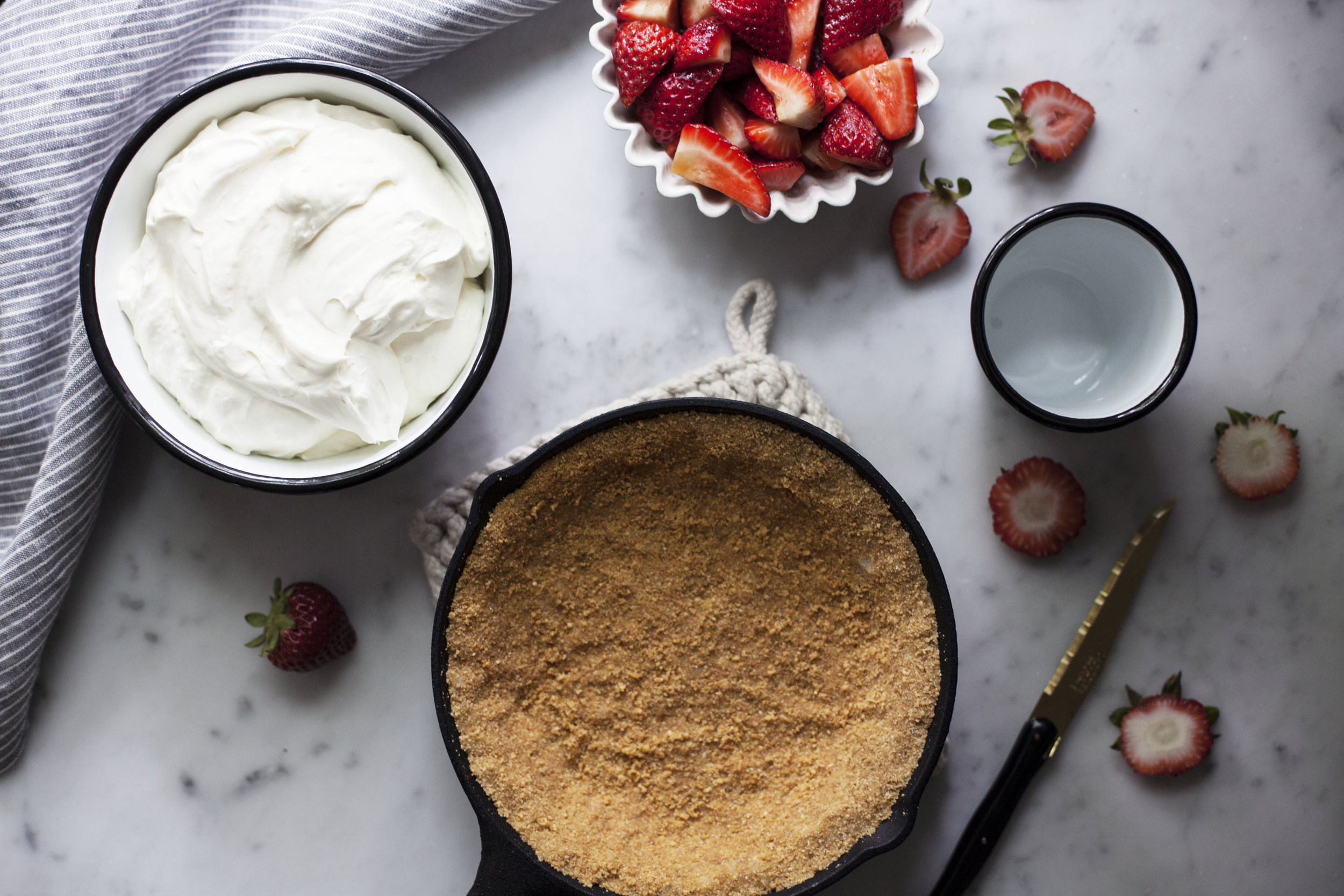 no bake strawberry cheesecake i.jpg