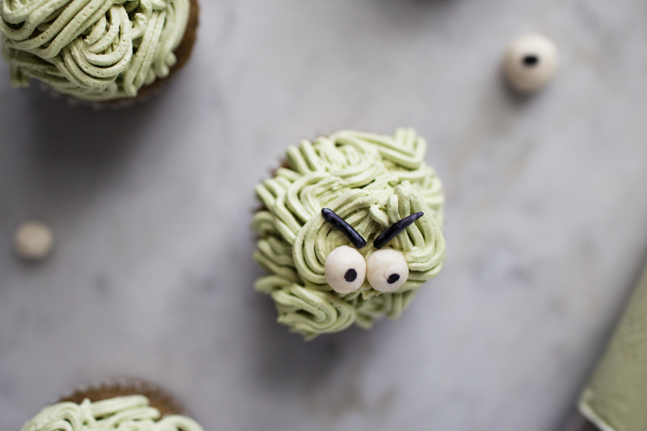 monster cupcakes v.jpg