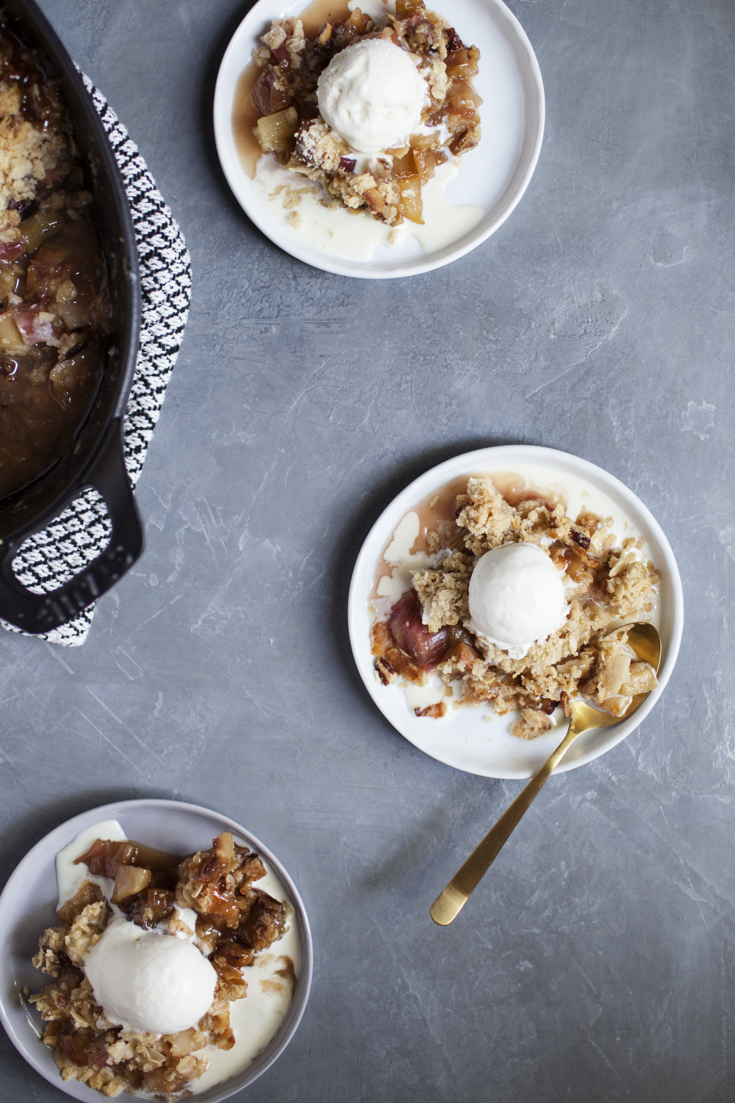 rhubarb apple coconut crisp viiii.jpg