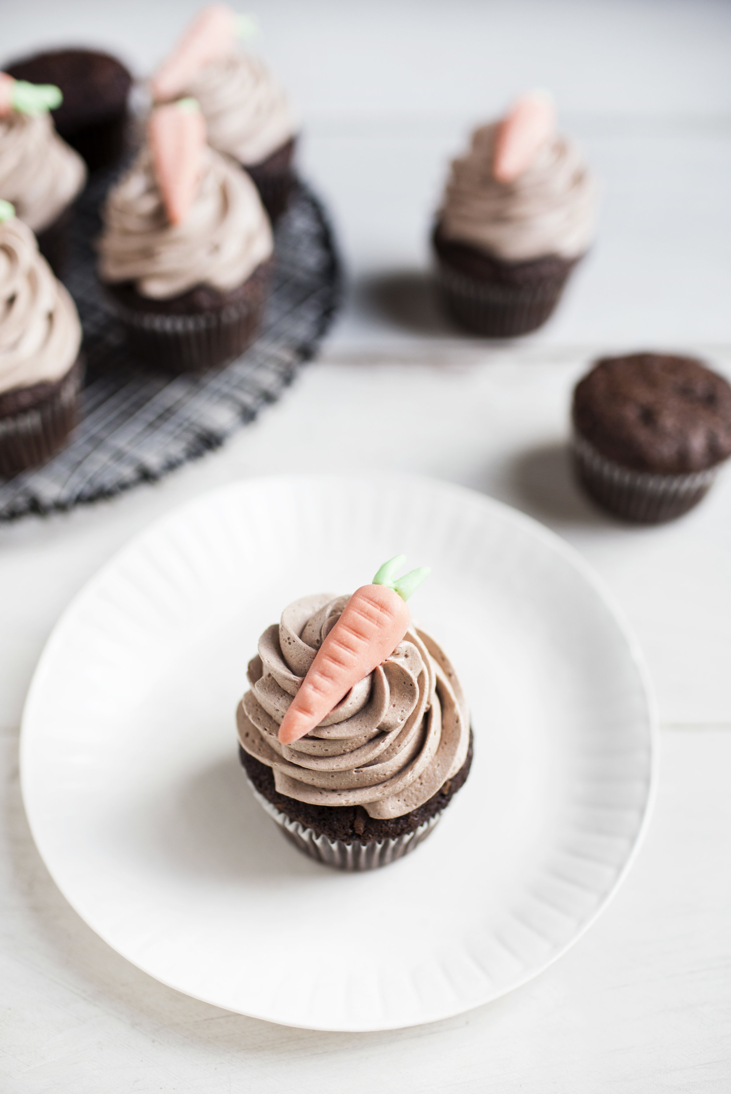 chocolate carrot cupcakes v.jpg