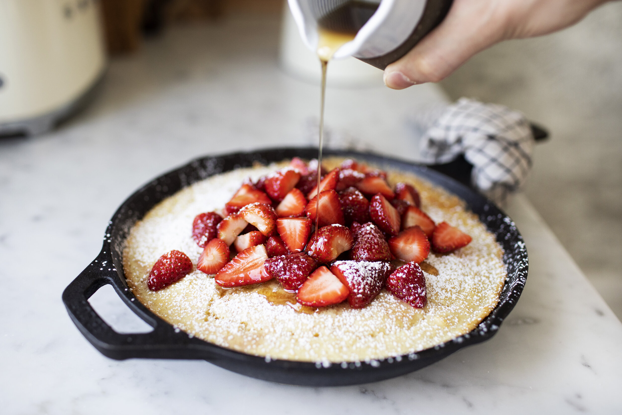 strawberry+balsamic+skillet+pancake+vii.jpg