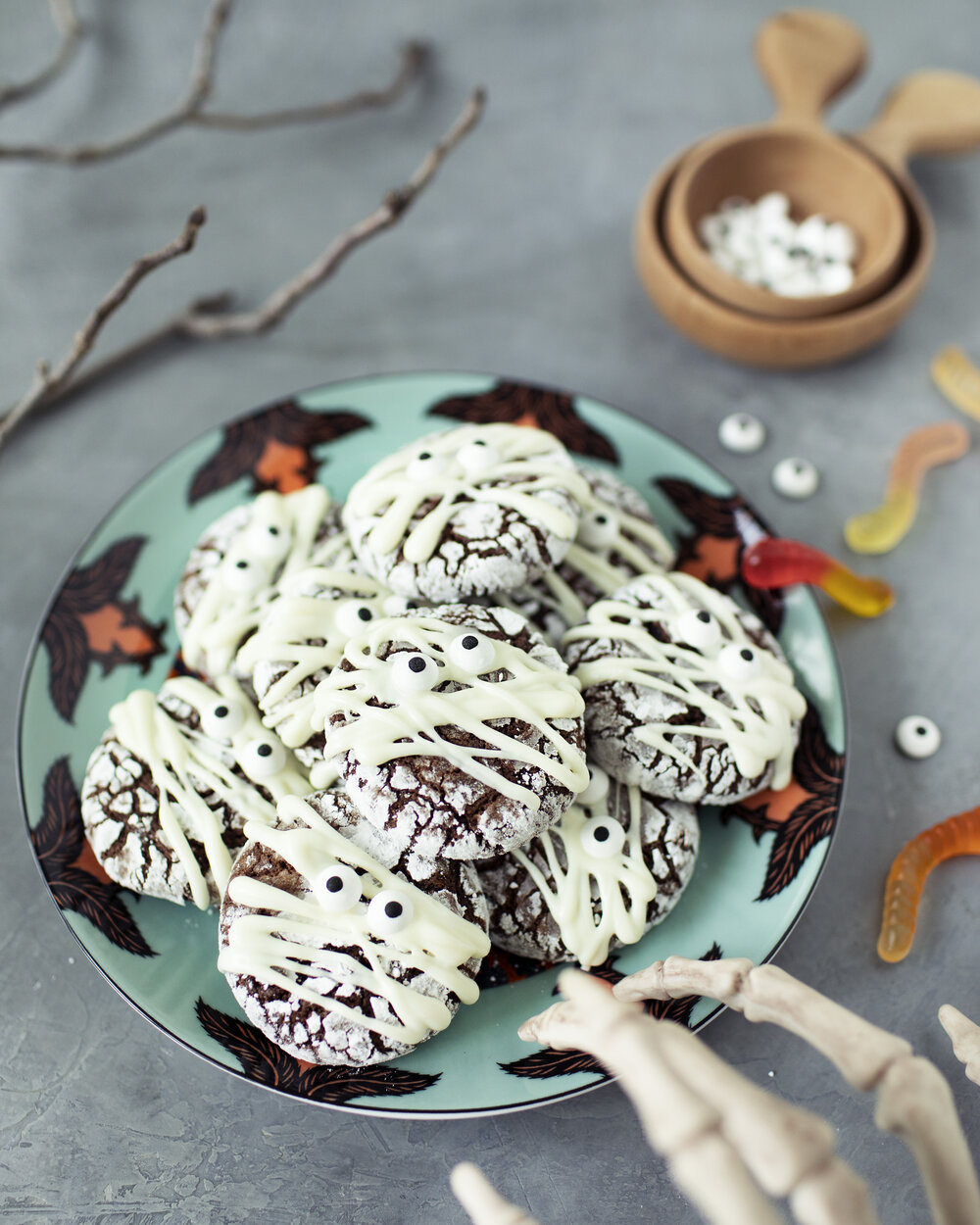 mummy crinkle cookies vii.jpg