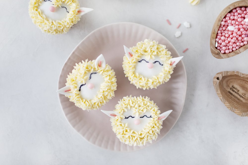 lamb cupcakes vii.jpg