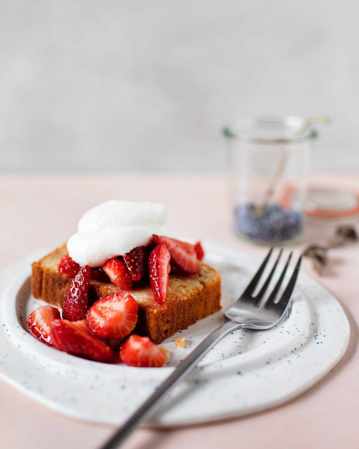 ⁣i *love* incorporating a hint of lavender into my desserts &amp; these lavender marinated strawberries are the perfect topping to a freshly baked loaf of vanilla pound cake! featuring greenhouse strawberries, everything can be prepared in advance &a