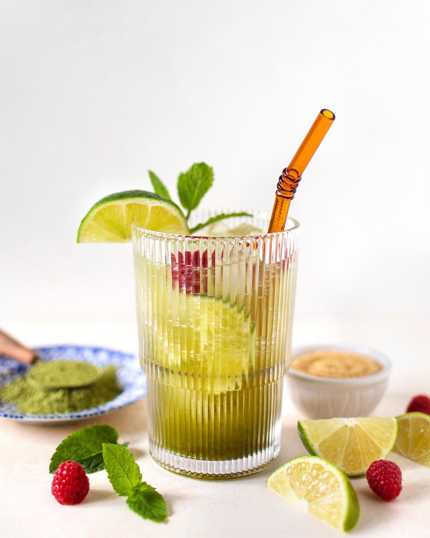 cheers to the weekend! on the blog is this refreshing matcha mojito featuring @aiyamatcha, the *perfect* poolside cocktail. find the full recipe up on the blog. happy friday! 🏊&zwj;♀️🍹🍵☀️