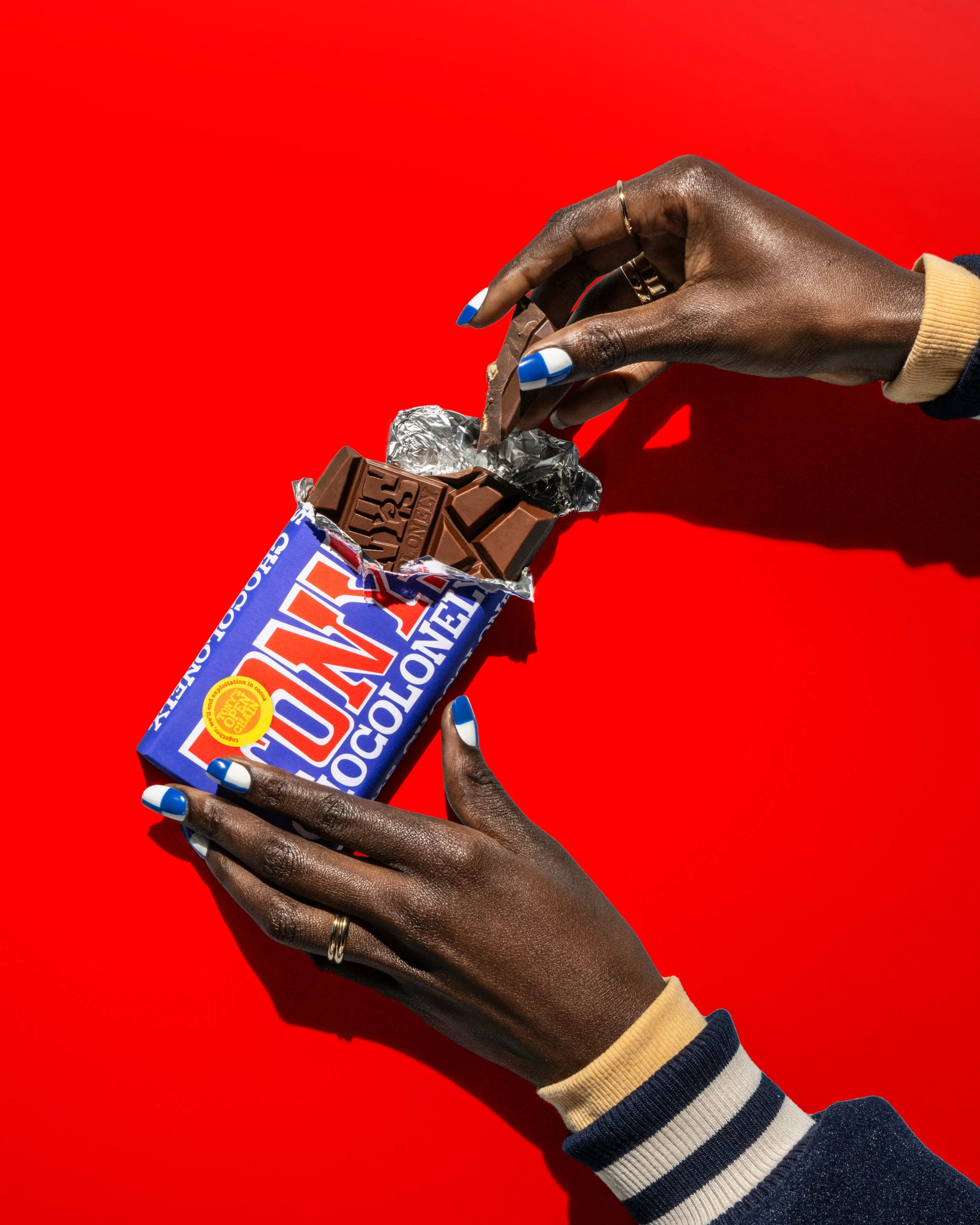 PRODUCT_ANIYER_DARKMILKPRETZELTOFFEE_095-Crop.jpg