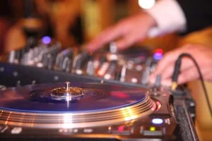 DJ Nogui & Triangle DJ. http:///triangledj.com