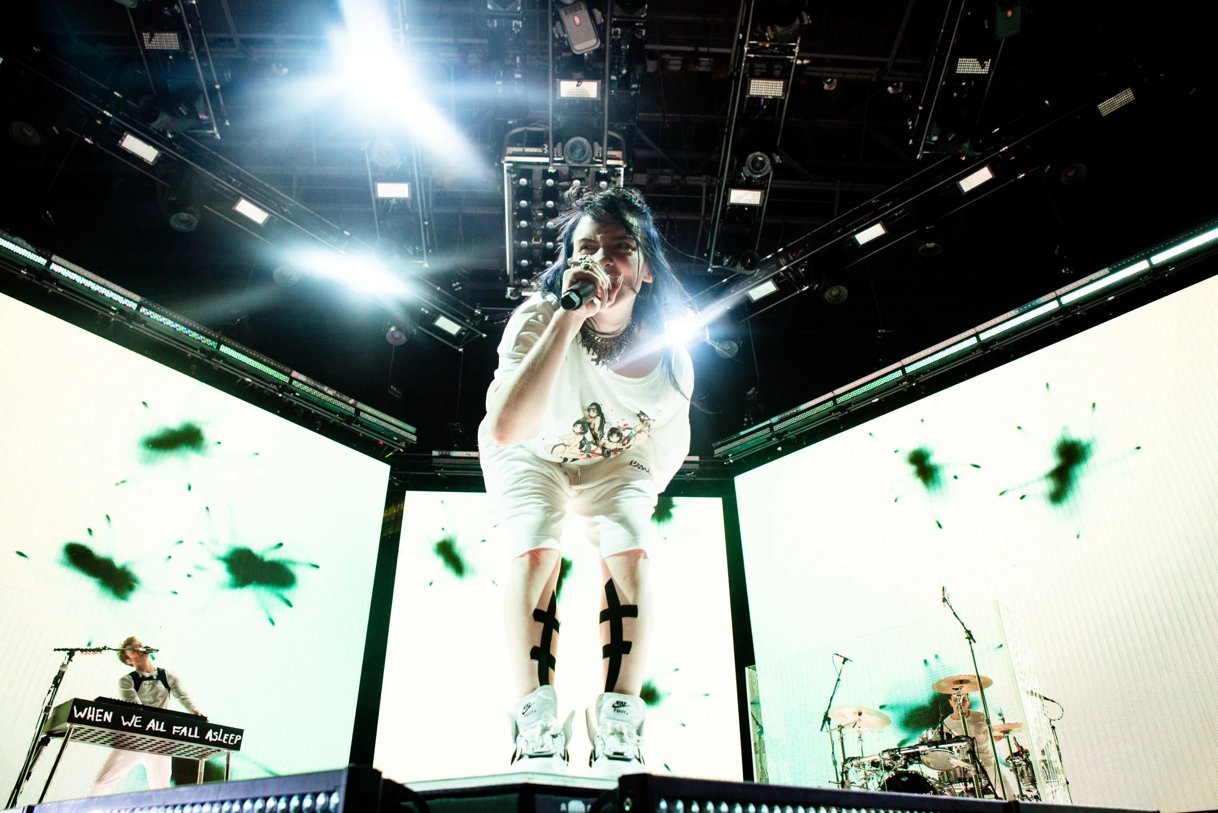 billie-eilish-equirk-140.jpg