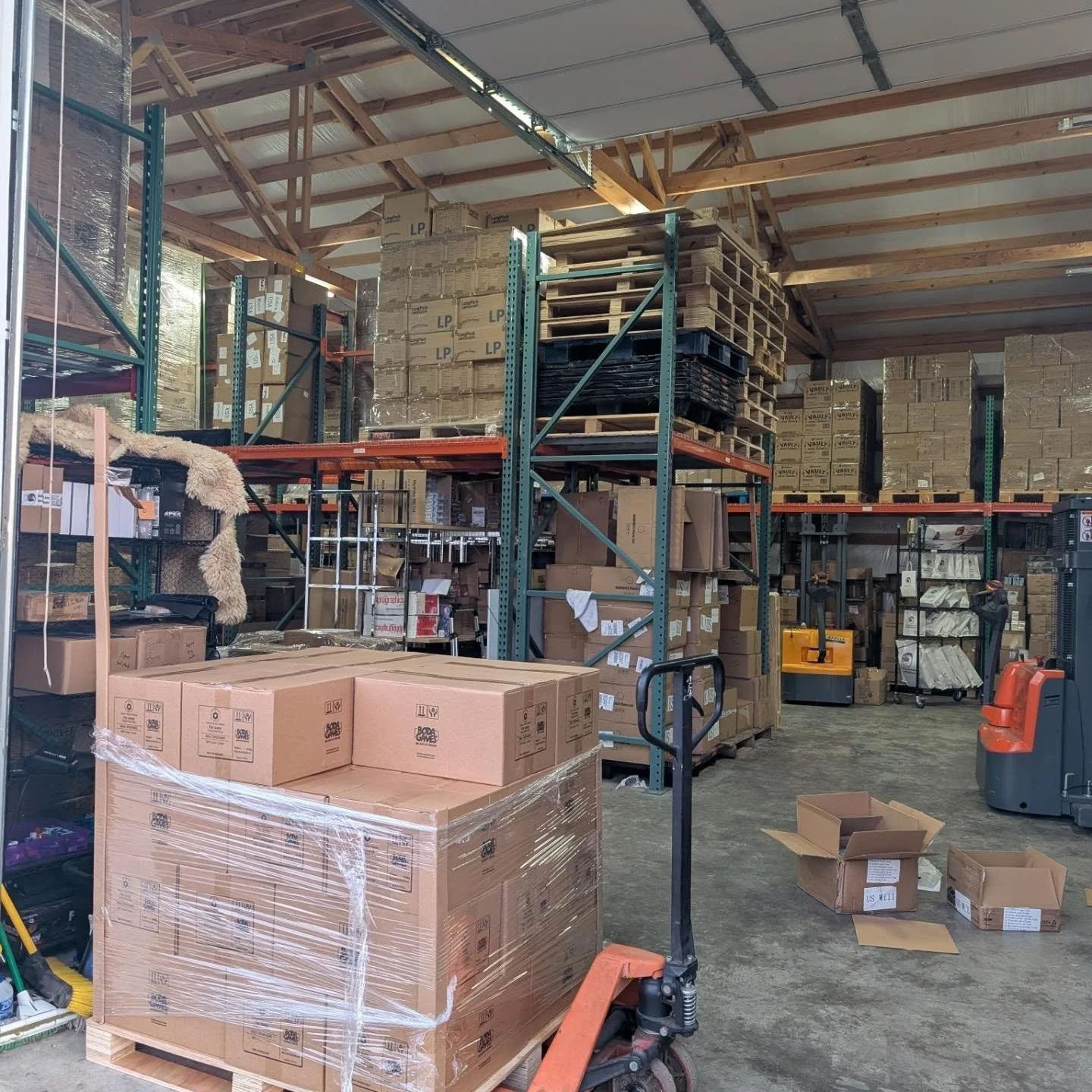 Stopped by the @indiprogames warehouse to see the new shipment of Far Away. The third printing is done and ready to ship!
Pre-orders should have received tracking information yesterday. Far Away should start reappearing in retail stores soon (especia