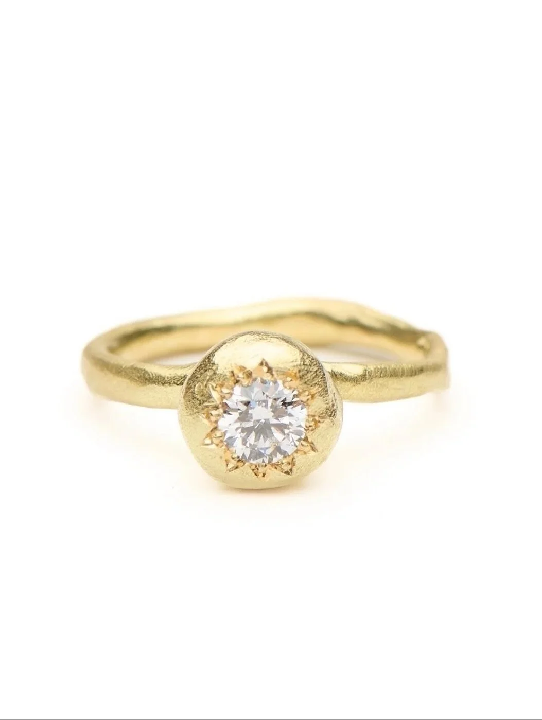18ct yellow gold My Beloved ring set with a 4.73mm round diamond. 0.40ct FSI2 GIA Certified.

Beloved is defined as dearly loved, a much loved person.

Available now online and  through the studio. Open by appointment only.

#my #beloved #ring #handm