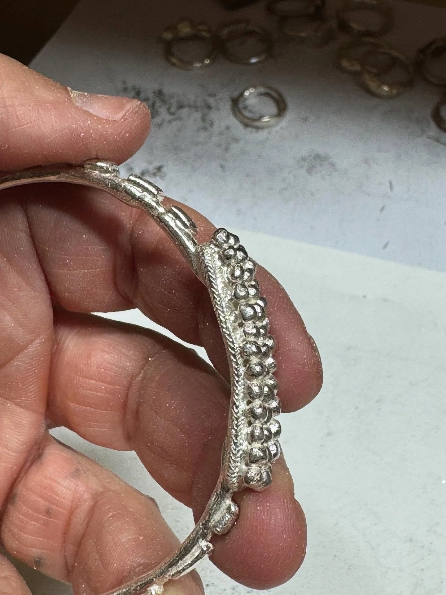 Sterling silver bangle detail.

I have new work being released over the next week. Half of this body of work will be going to @egetal , the rest will be exclusive to my studio and will also be available to purchase online.

#handmade #bespoke #jewell