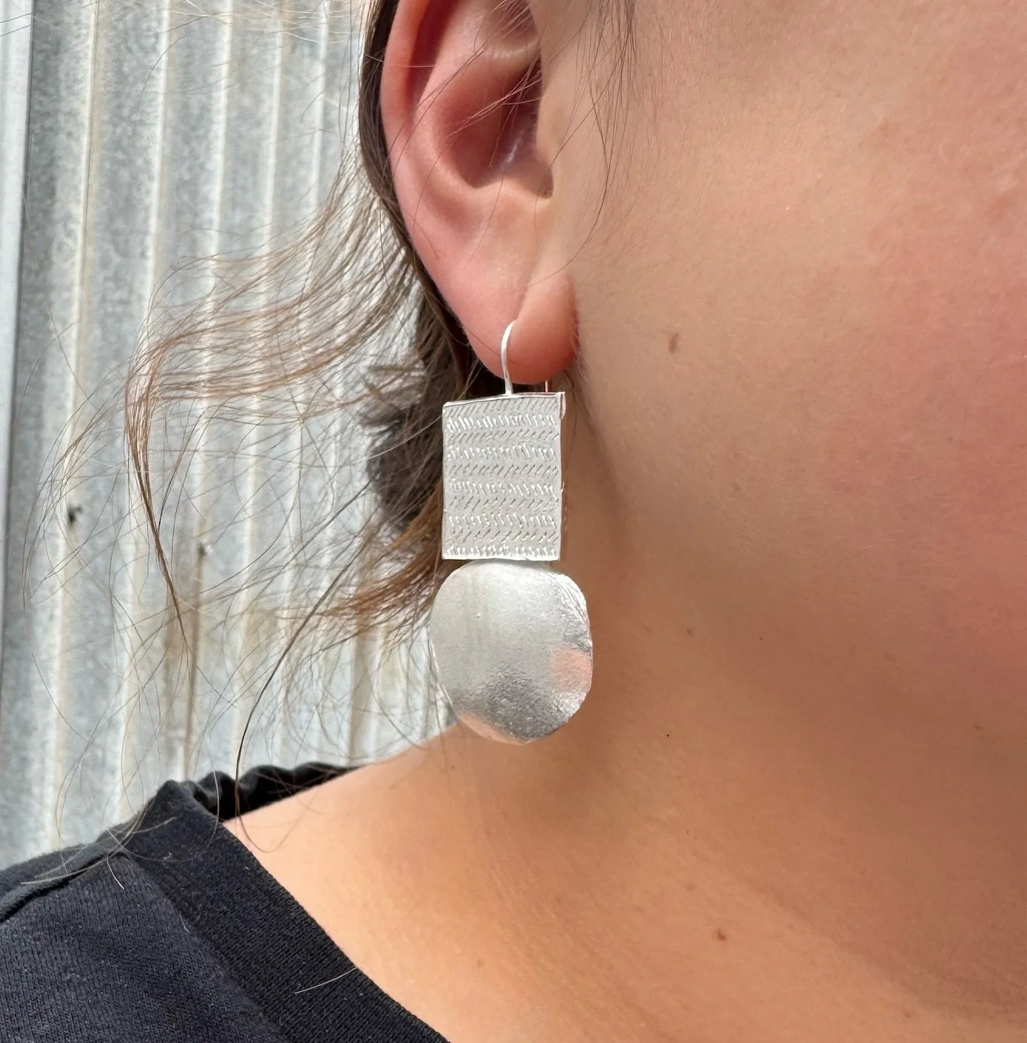 New sterling silver earrings available at @egetal - OPEN TODAY UNTIL 4pm

There is one of these pairs, each earring is unique, so not an exact copy.

#handmade #unique #jewellery #sterlingsilverearrings #katherinebowmanjewellery