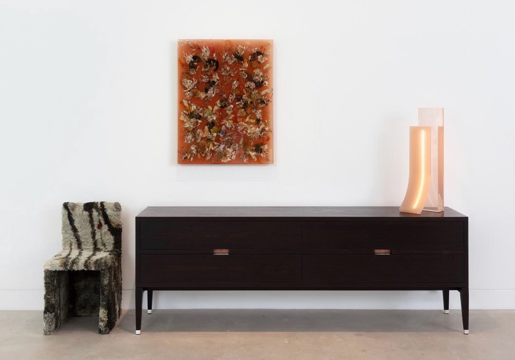 This week @damien_wrightstudios has a selection of exceptional works in an exhibition at @gallerysallydancuthbert 

The image here is from @gallerysallydancuthbert 

I had the privilege of being asked by Damien to make sterling silver caps for the le