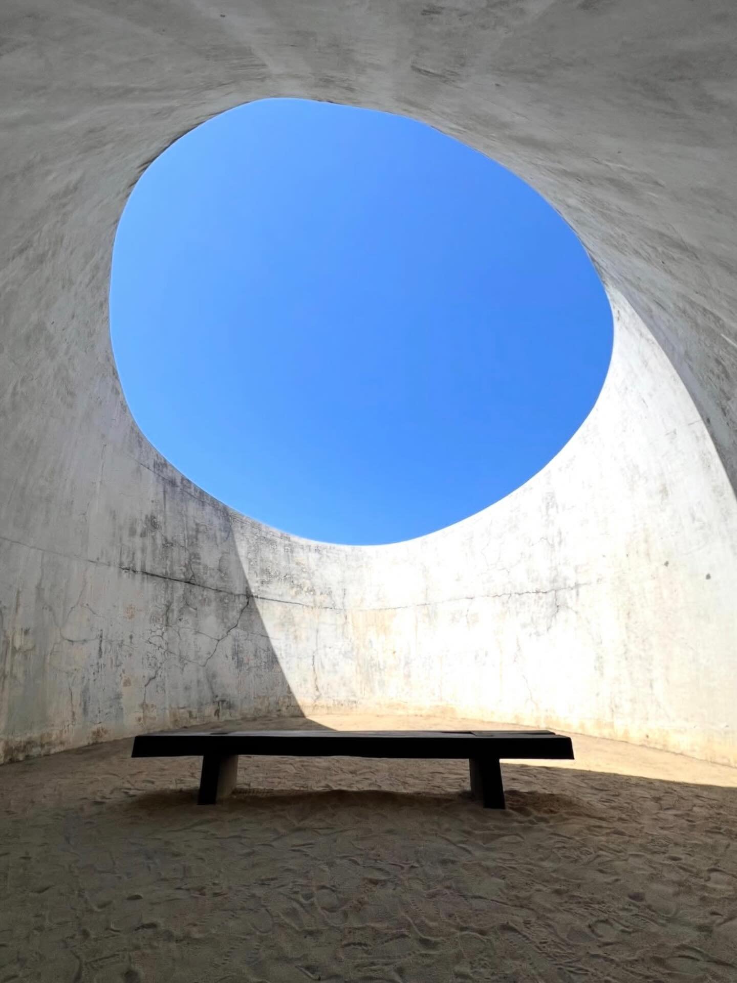 Inspiration via @marina.hemonet 

Casa Wabi in Puerto Escondido founded by Bosco Sodi and designed by Tadao Ando.

#space #light #inspiration