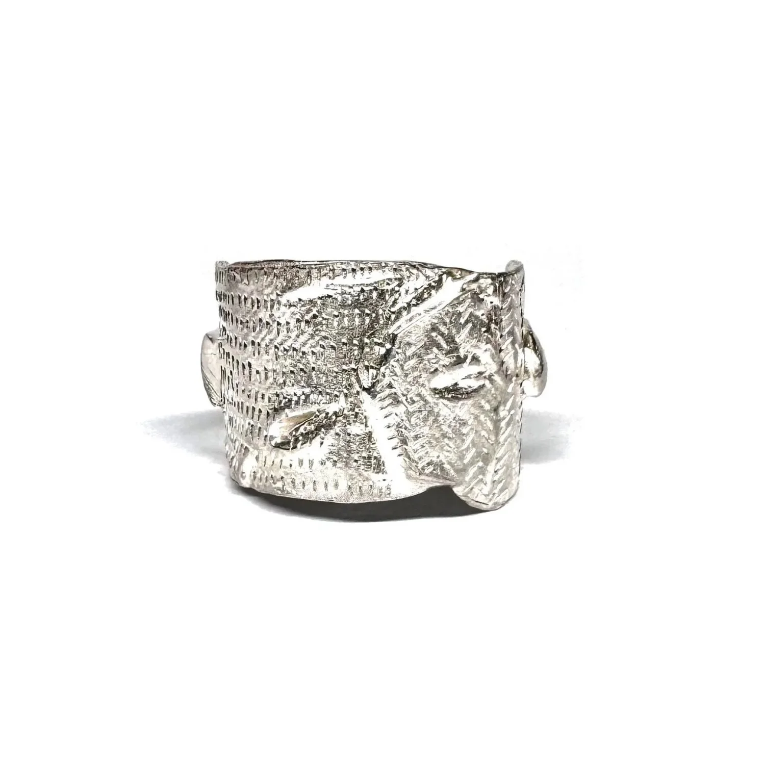 #152.
Handmade sterling silver ring with hand engraving.

A new collection &lsquo;Raw&rsquo; has gone up on the online store.
Each ring is a &ldquo;one off&rdquo;.
Exploring themes I have been walking around for years.

These rings are only available
