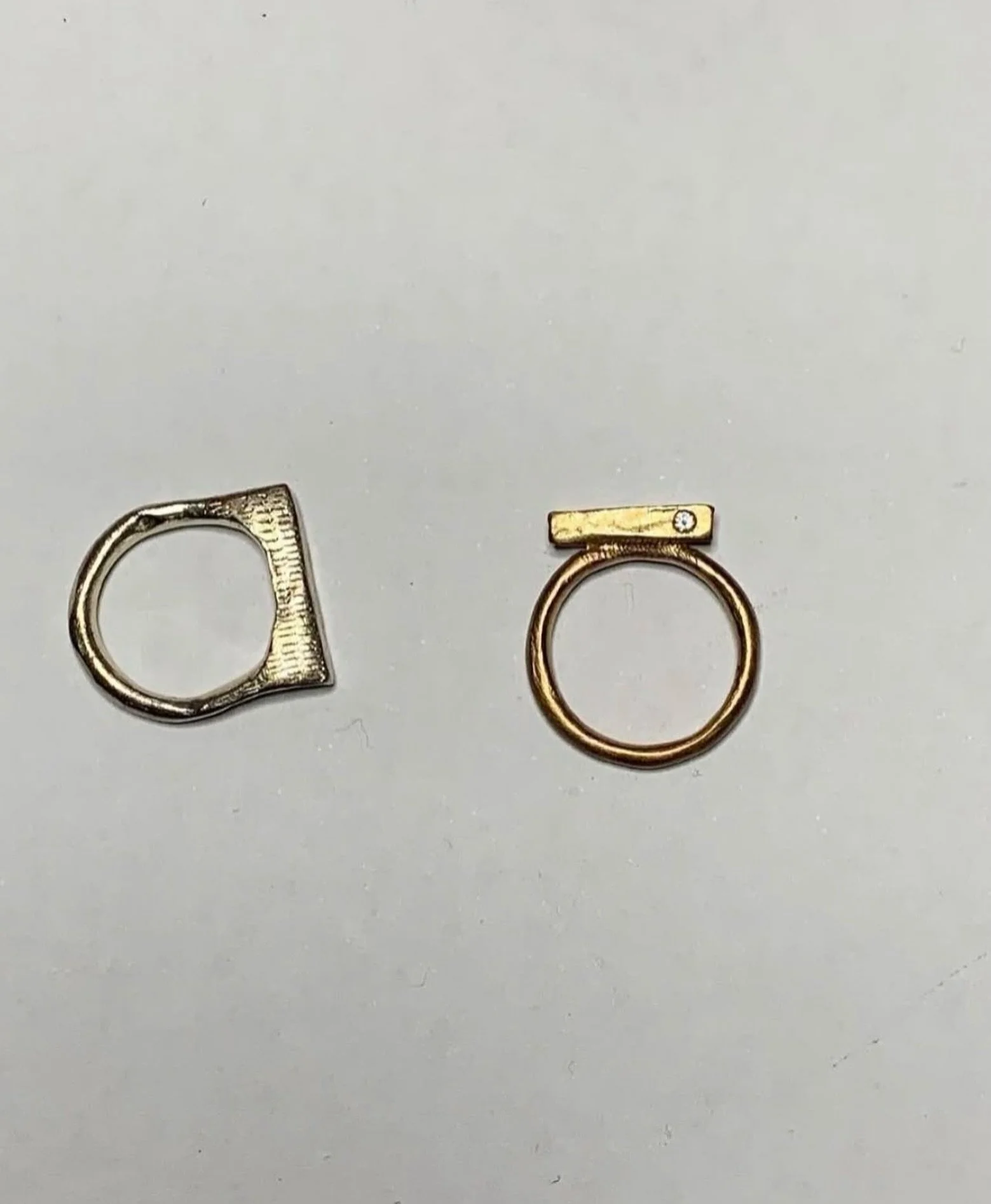 9ct white gold Lyre ring (available online and directly through the studio)

9ct yellow gold Mneme ring set with diamonds.

Both of these designs can be made to order in your choice of met and gemstones.

#storytelling #memory #lyre #handmade #jewell