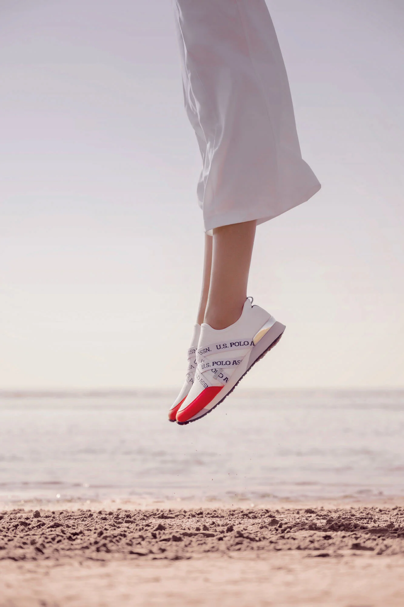 Frida4178S0 WHI RED Photoshoot.jpg