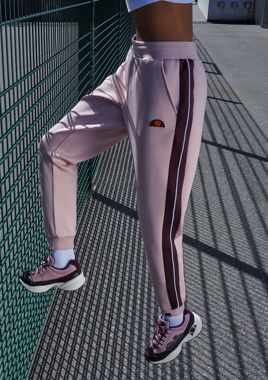 ellesse_AW20_ecomm_product_focus_womens_joggers_SGG06653_300DPI.jpg