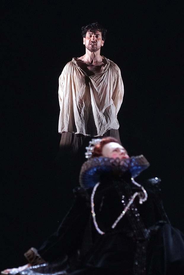 Anna Caterina Antonacci and Leonardo Capalbo in a scene from Gloriana