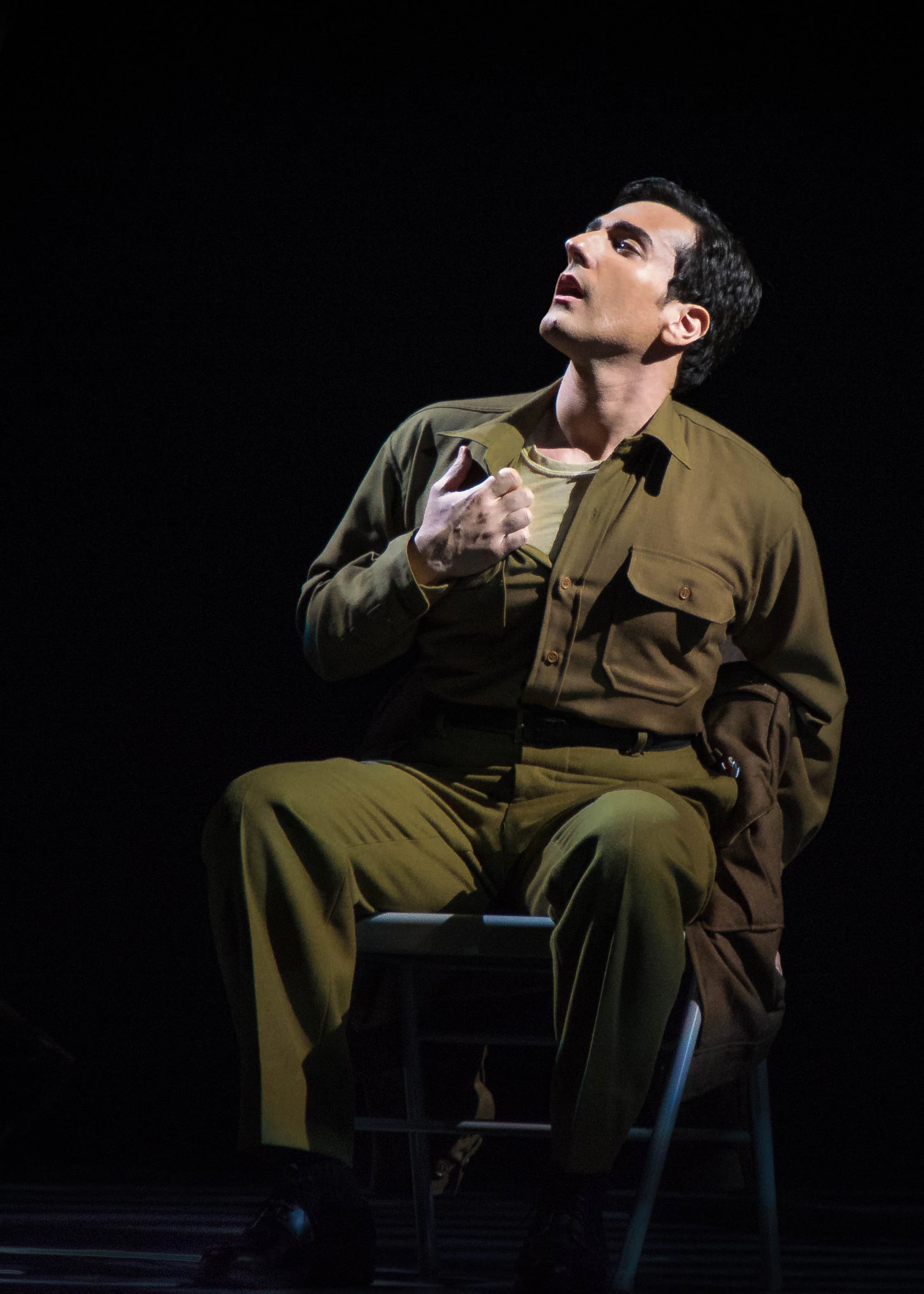 Leonardo Capalbo as Captain Ben Marco