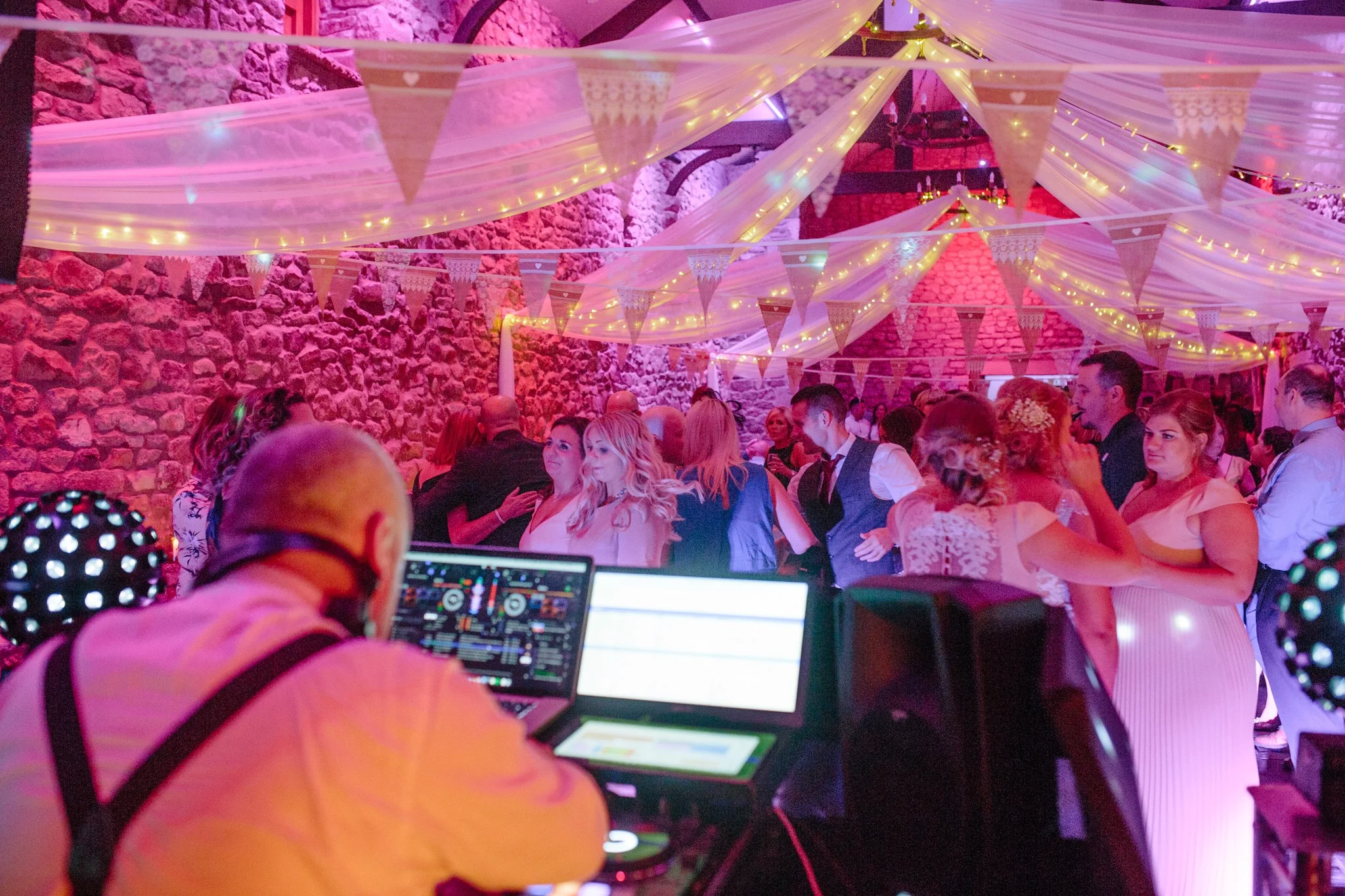 30 Days of Wedding Photography | Day 21 | Entertainment
