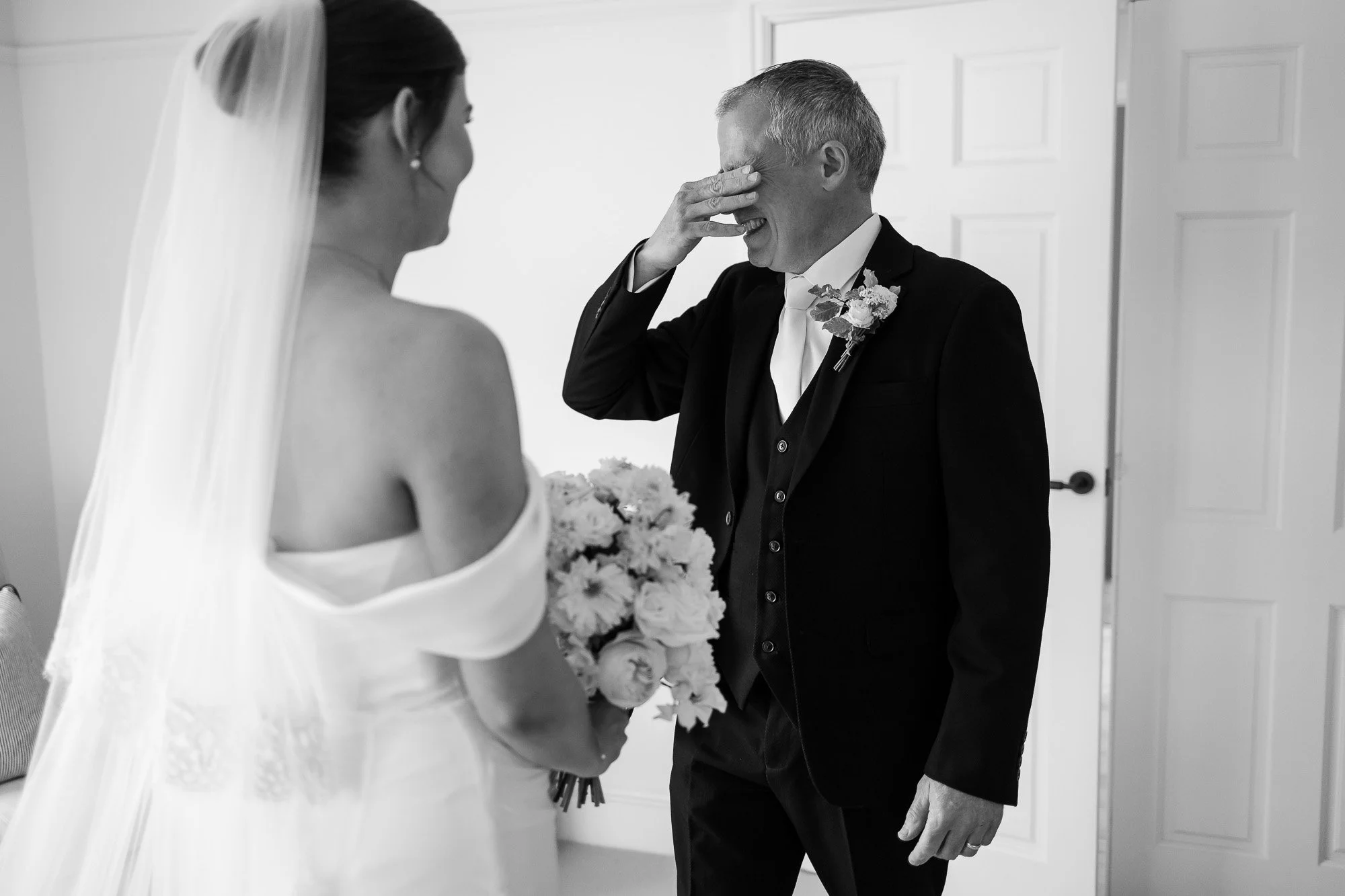 dad reveal seeing bride