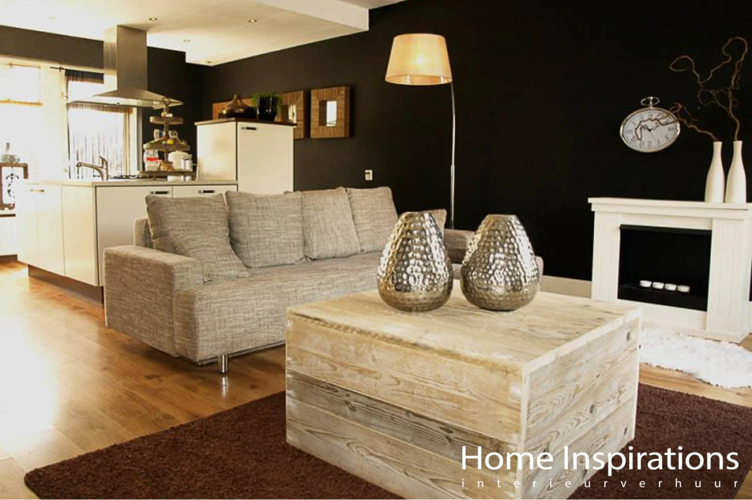 Woonkamer met steigerhouten salontafel