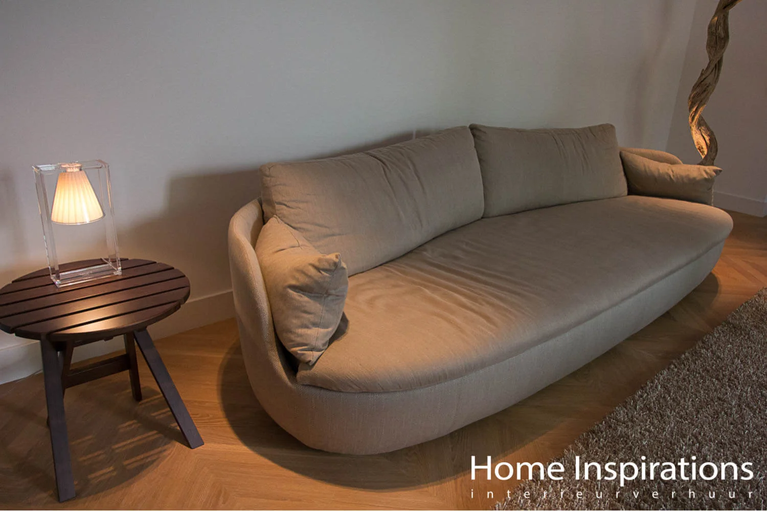 Naturelkleurige zitbank design woonstijl
