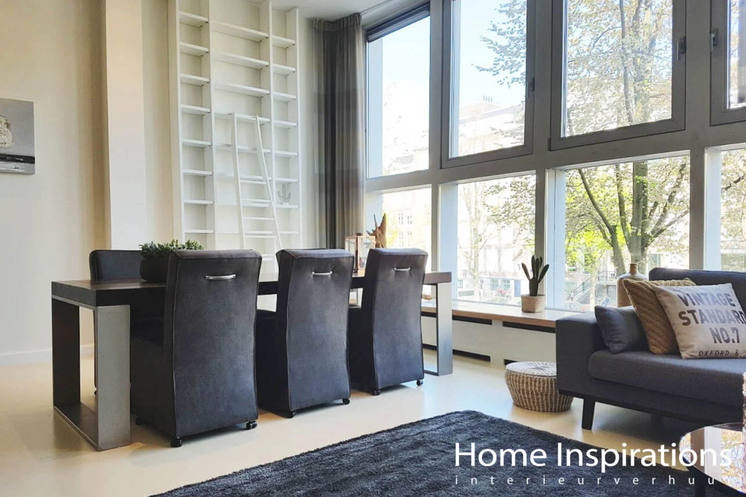 Urban styling eettafel en eetstoelen