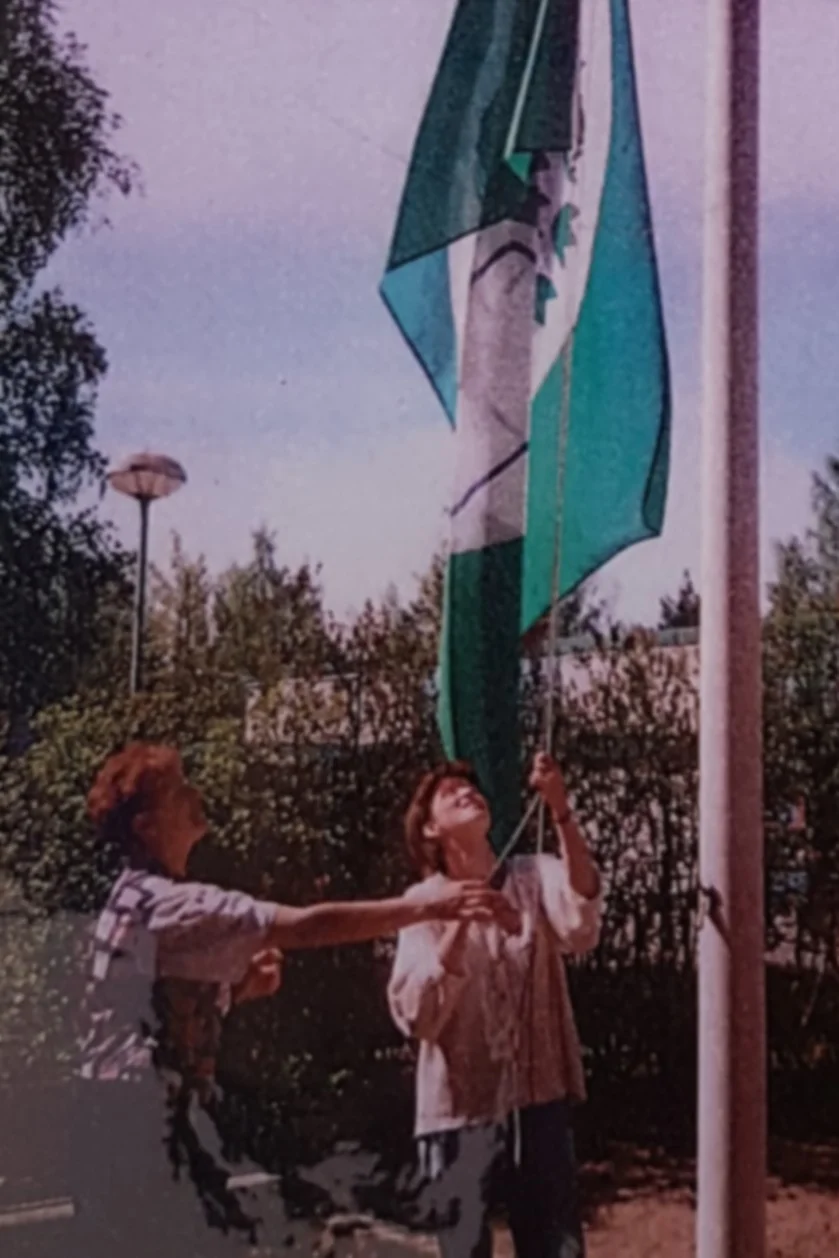 Päiväkoti Neulanen raises one of Finland’s three first Green Flags in May 1999. Photo: Newspaper archive picture