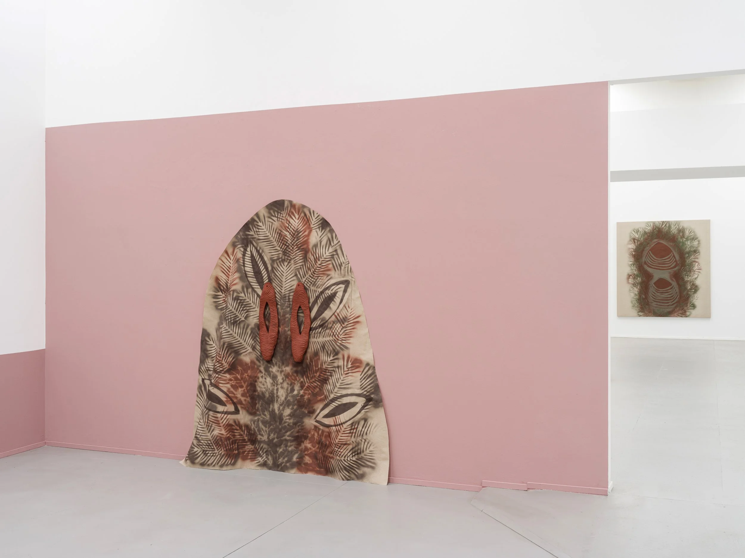 Selva , 2025 Acrylic on canvas and red stoneware ceramics 197×173×8cm