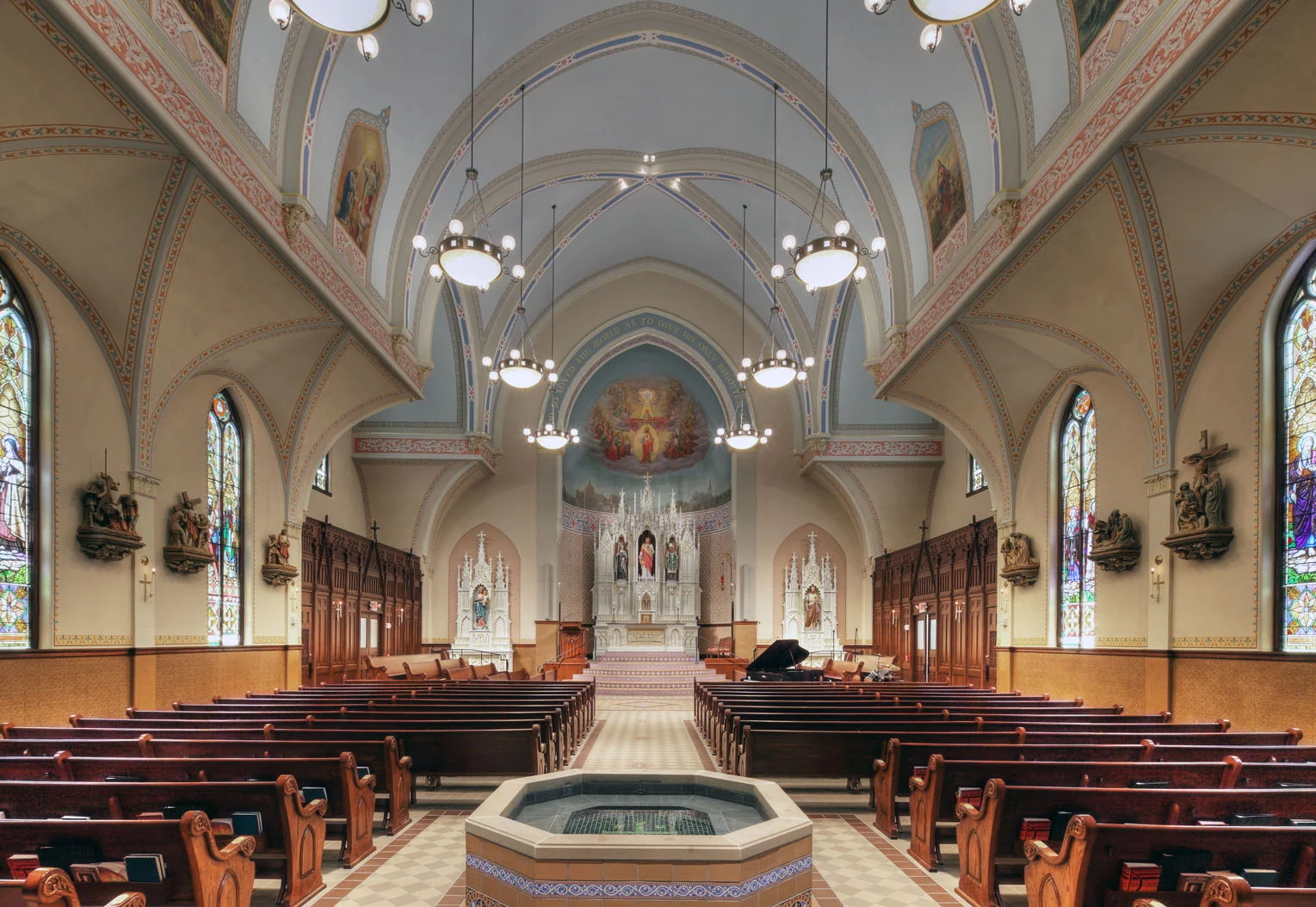 Sacred Heart Light 01.jpg