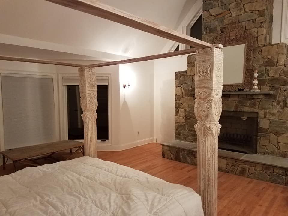 four poster bed.jpg