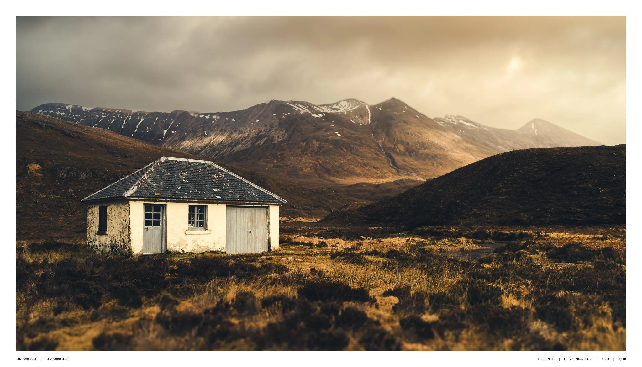 _7R58029White Frame.jpg