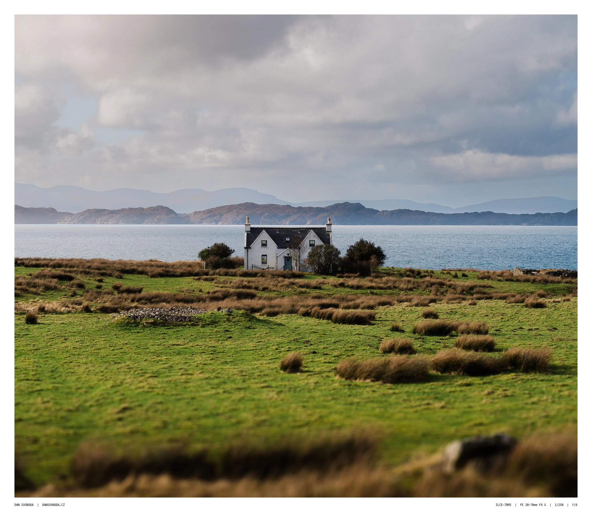 _7R58080White Frame.jpg