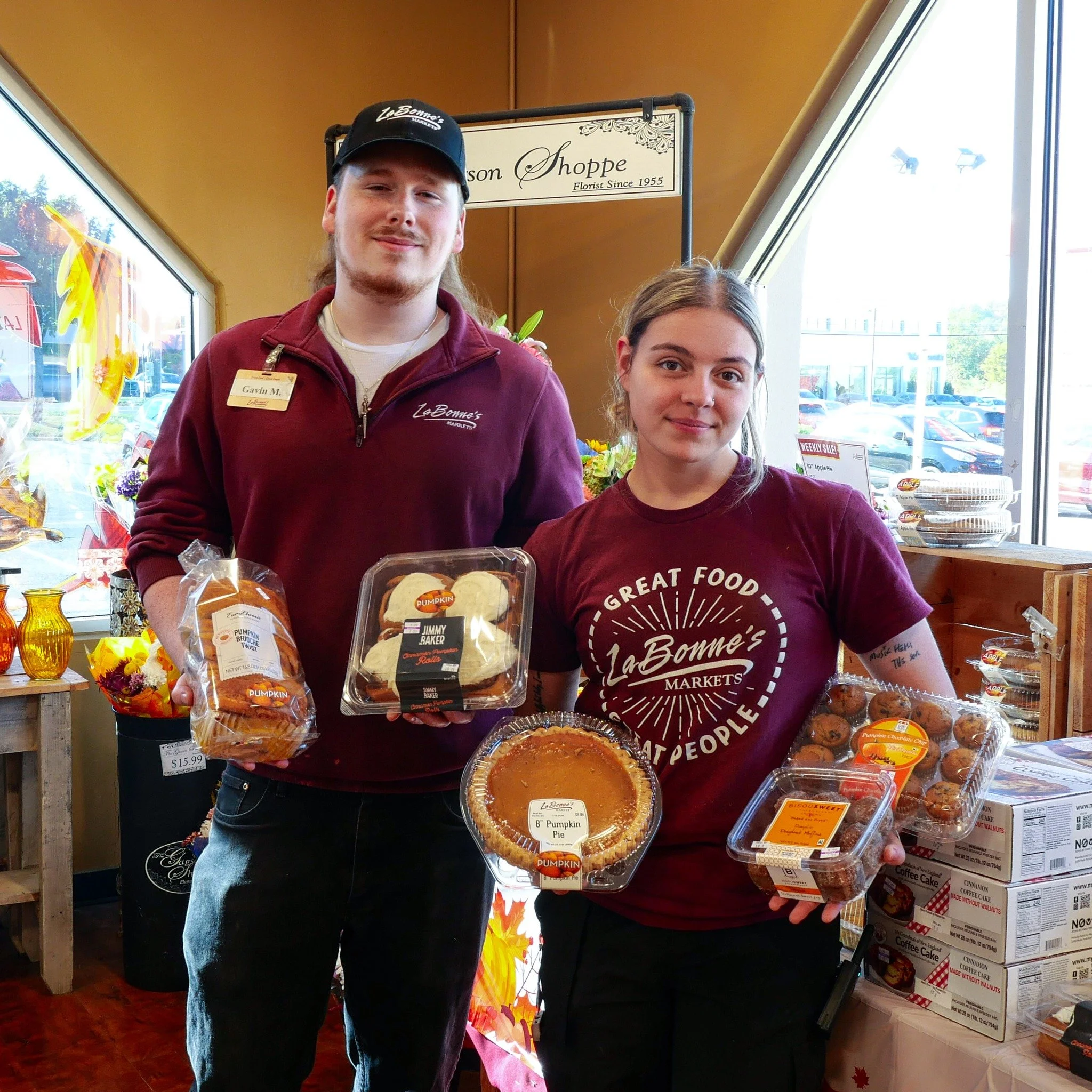 October means two very important things. First, we have pumpkin flavored... EVERYTHING! Pie, cinnamon rolls, brioche rolls, muffins, donut holes, the list is endless. Stop in if you feel like answering to your sweet tooth cravings.

Second, Pumpkin F
