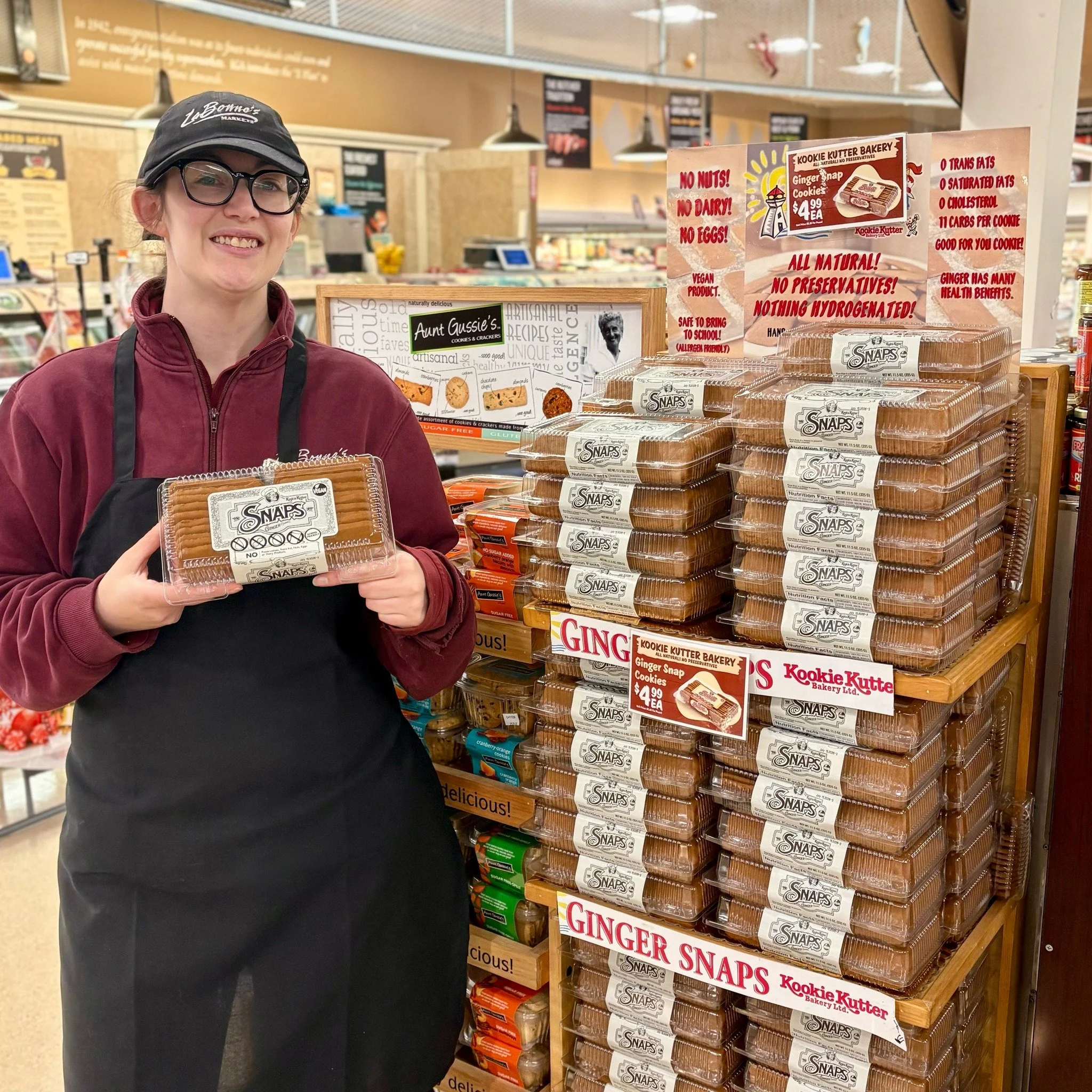 Your favorite Ginger Snap Cookies are BACK!! At the moment just for a limited time so snag these up while they're fresh in stock in our Watertown and Prospect bakeries, these taste like the holiday season. 😋