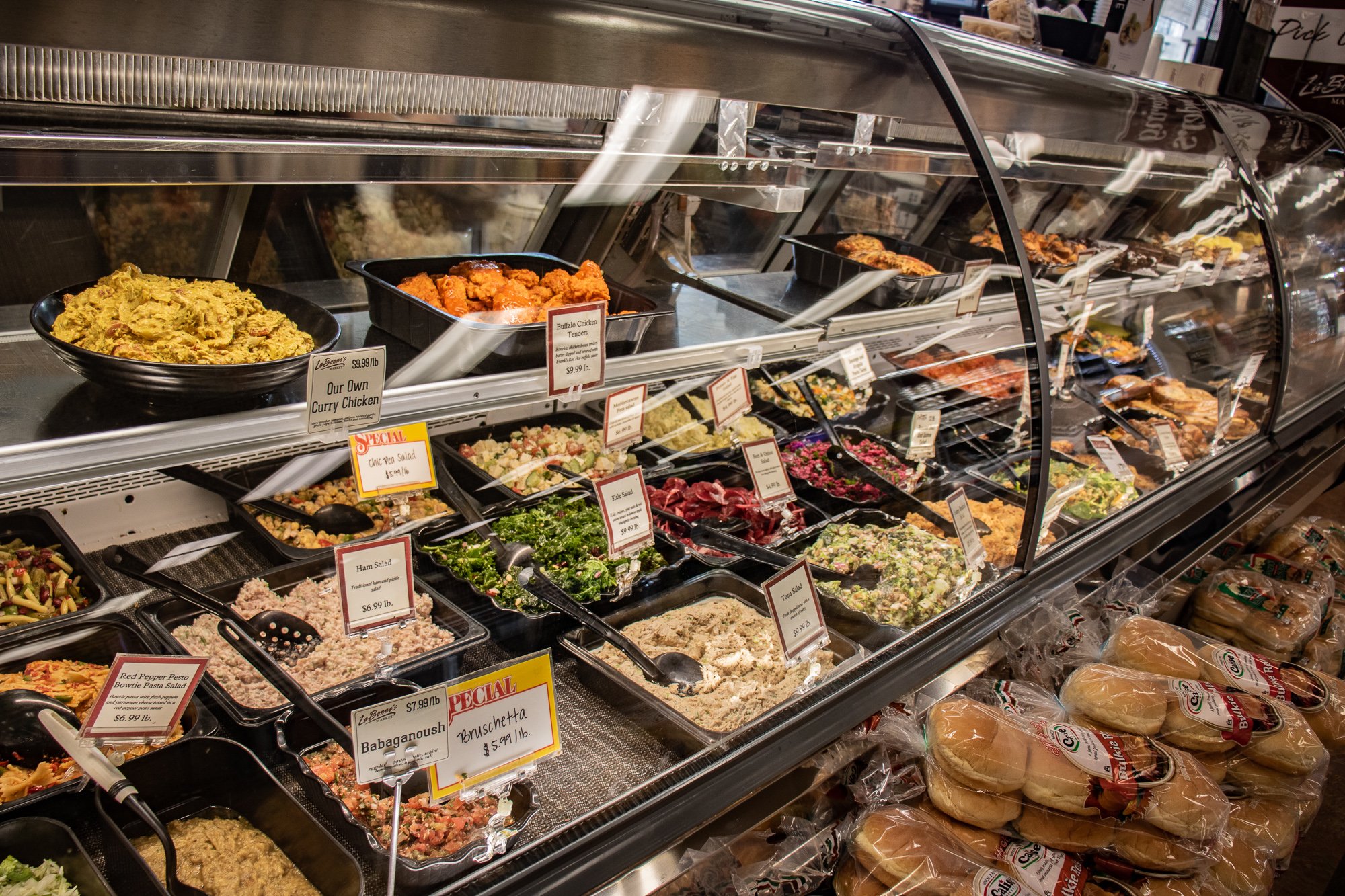 Woodbury store deli