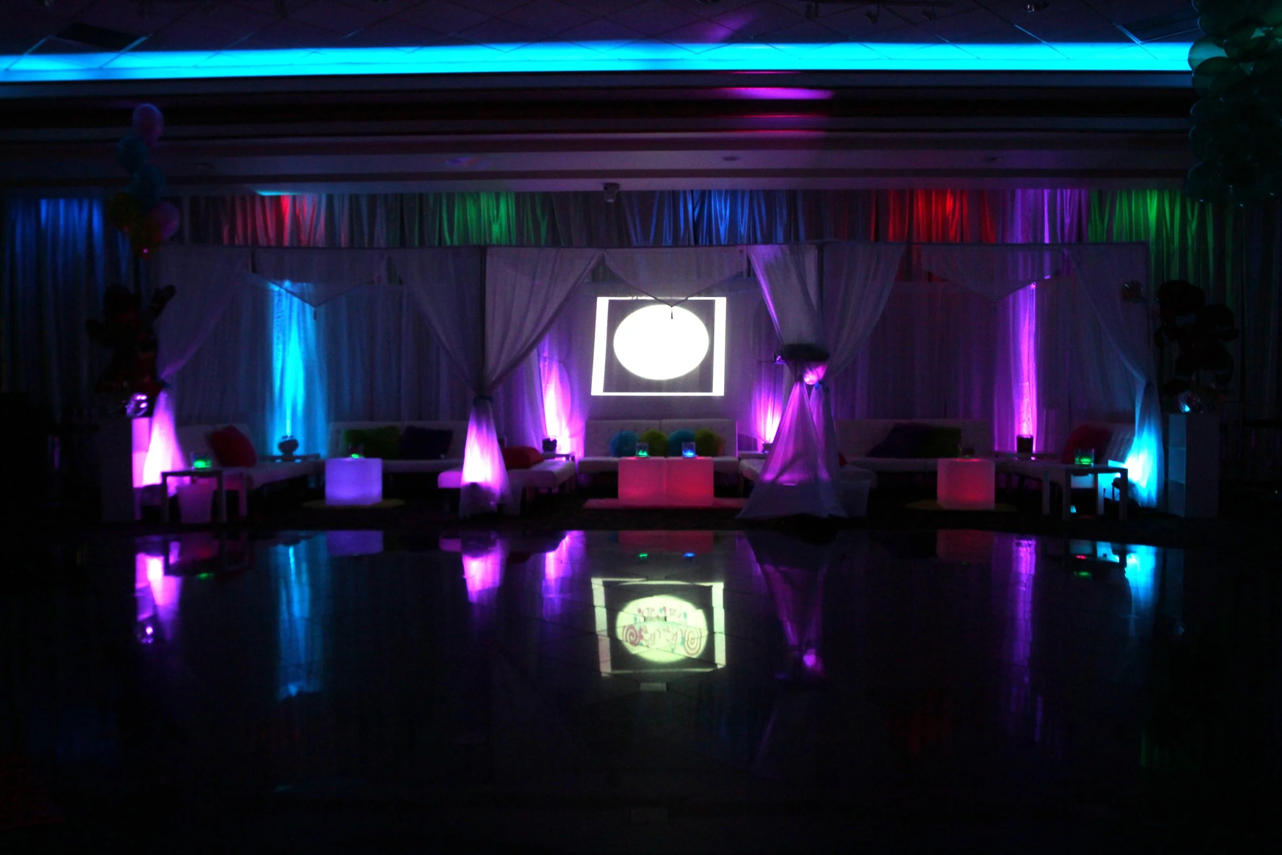 Cabana Structure - uplighting.JPG