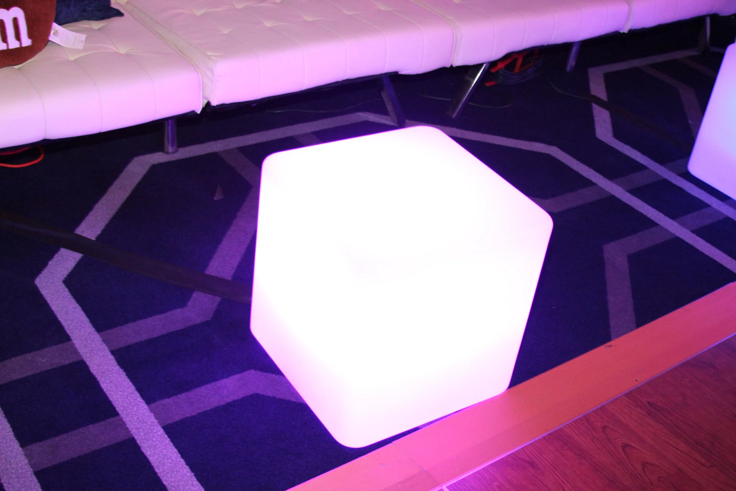 Cube- Small LED_1.JPG