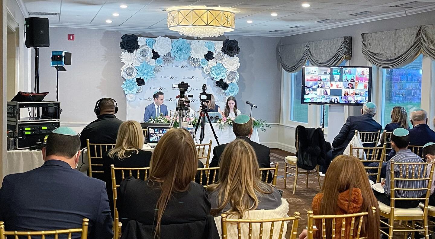 No matter the room, we&rsquo;re always here to Zoom! Call or email Picture Us Perfect to plan your virtual event today! 732-239-2430 &amp; info@pictureusperfect.com

#pictureusperfect #njvirtual #njeventplanner #virtualevents #njplanner #njvirtualeve