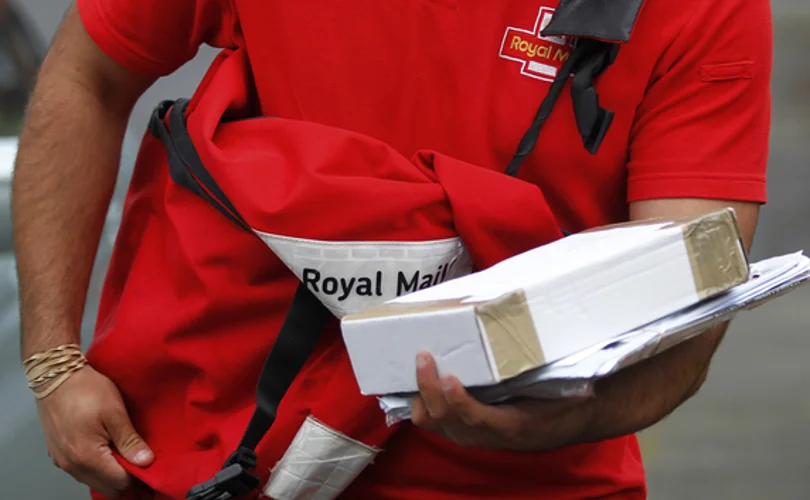 royal_mail_deliveryguy_cocoloves.jpg