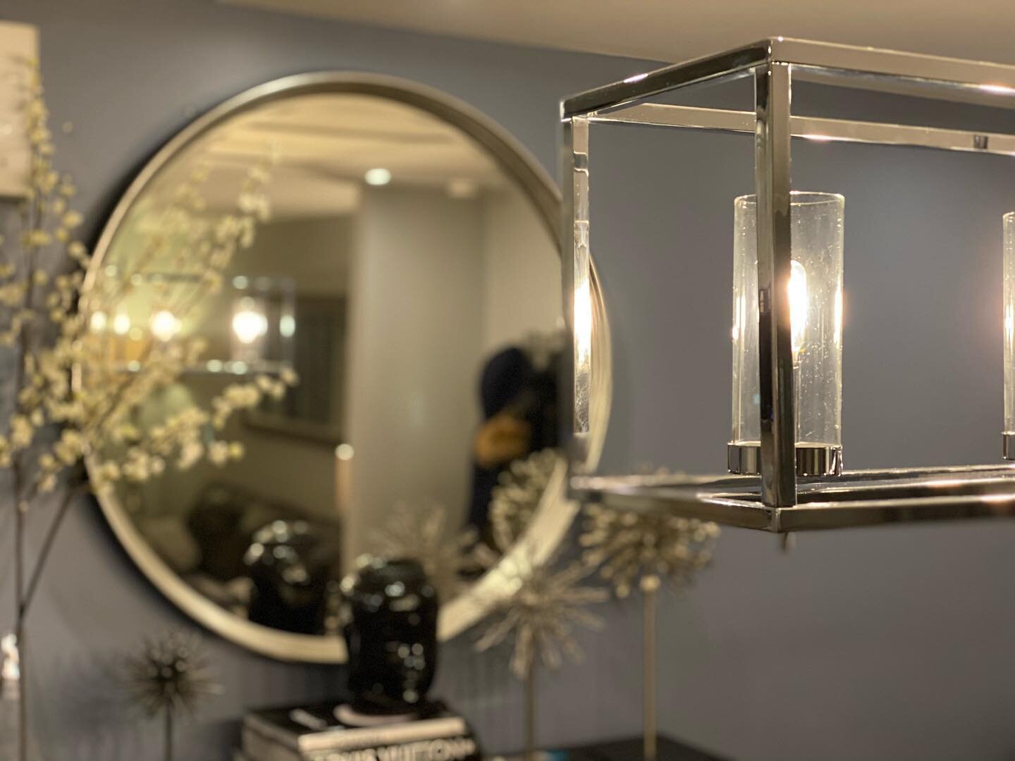 A New Chandelier and mirror give a beautiful touch to this dining room. 

#brooklyn #statenisland #brooklyncontractor #nyc #nyccontractor #nycrenovation #brooklynrenovation #parkslope #dumbo #brooklynheights #sunsetpark #carrollgardens #conblehill #b