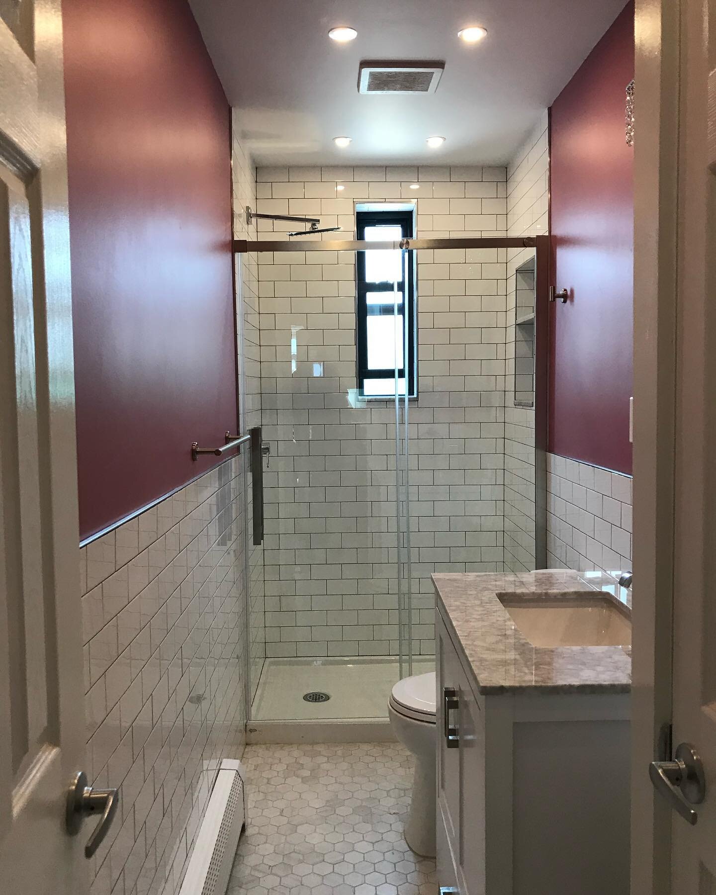 Our Team at ACR Pro Contractors did an excellent job at designing and renovating this Williamsburg, Brooklyn Bathroom featuring Subway Tiles, Carrara Marble Hexagon Floor Tiles, Chrome Moen Shower Body and a Custom Built Shower Alcove with Carrara Ma