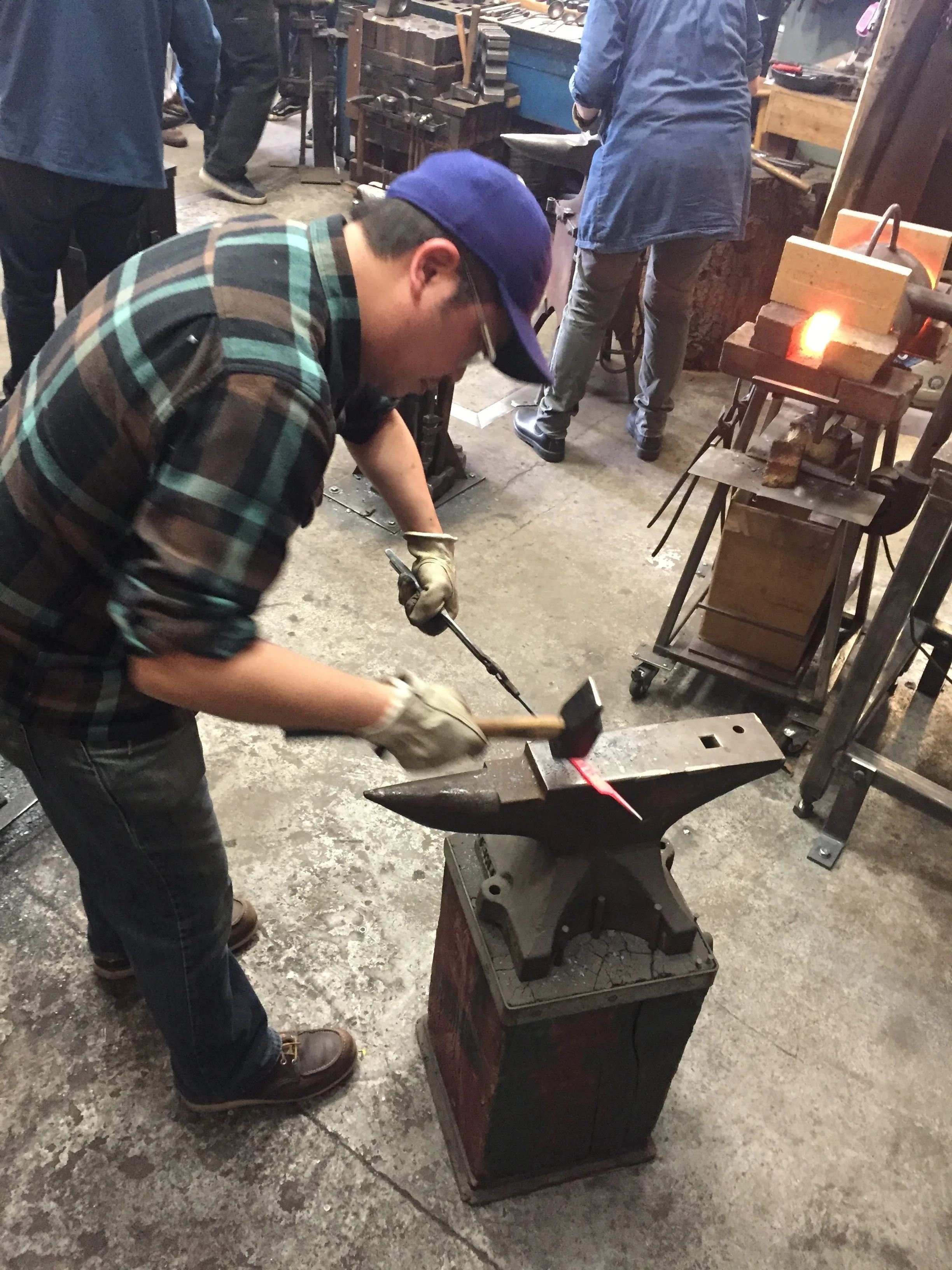 blacksmithing with Blu Skillet Ironware